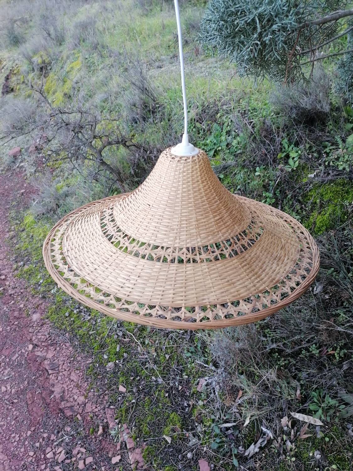 suspension en rotin vintage