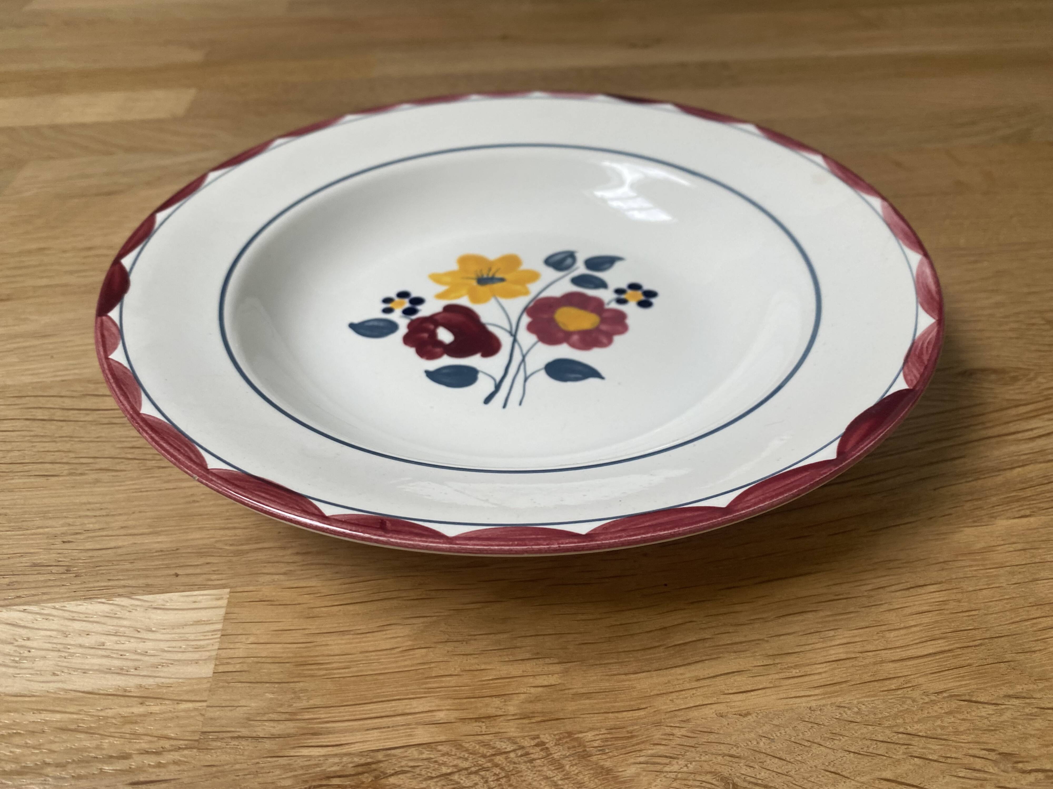 Hand-painted deep plate Model Divonne from Salins