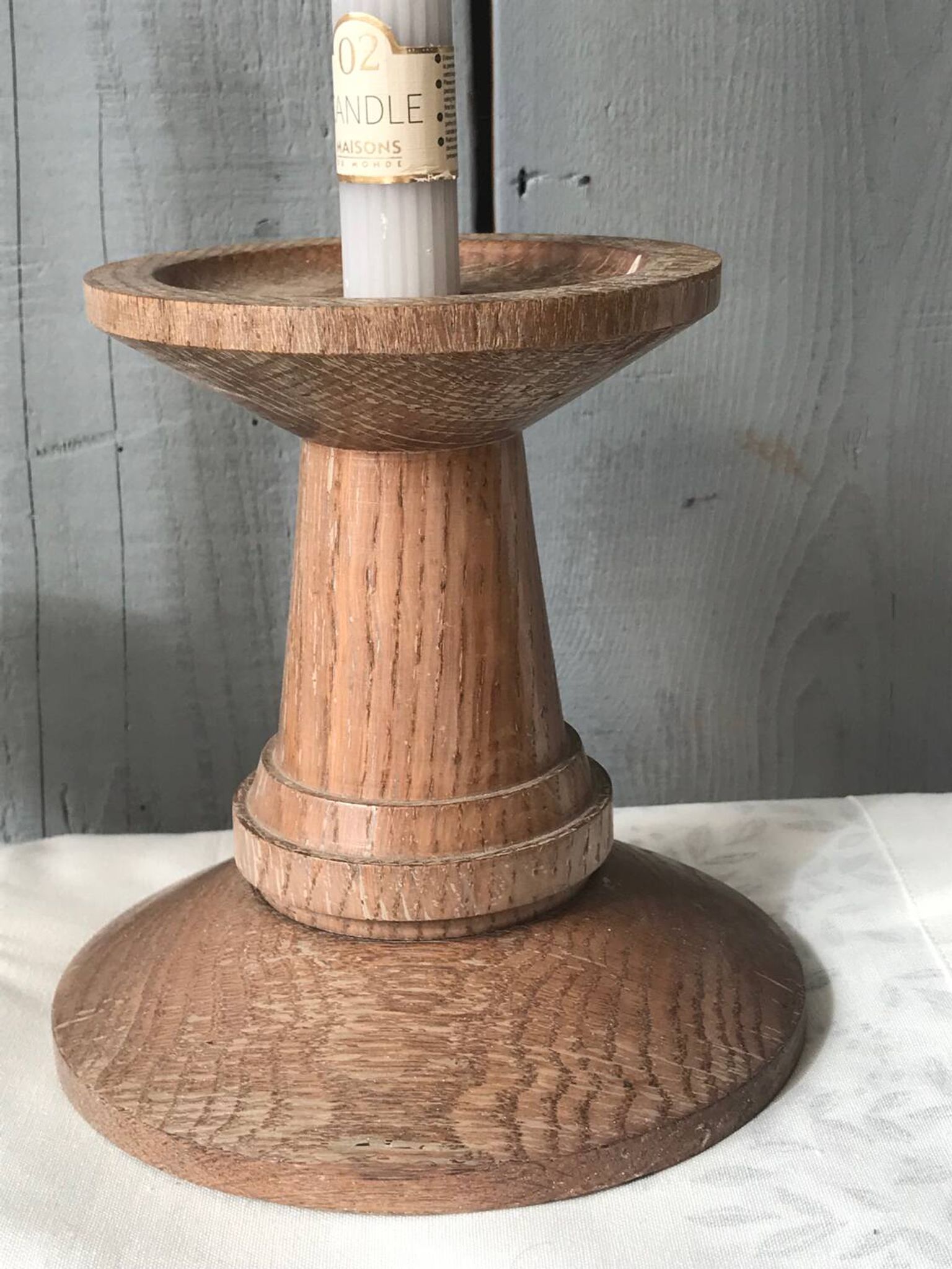 Paire de bougeoirs en bois, années 1950