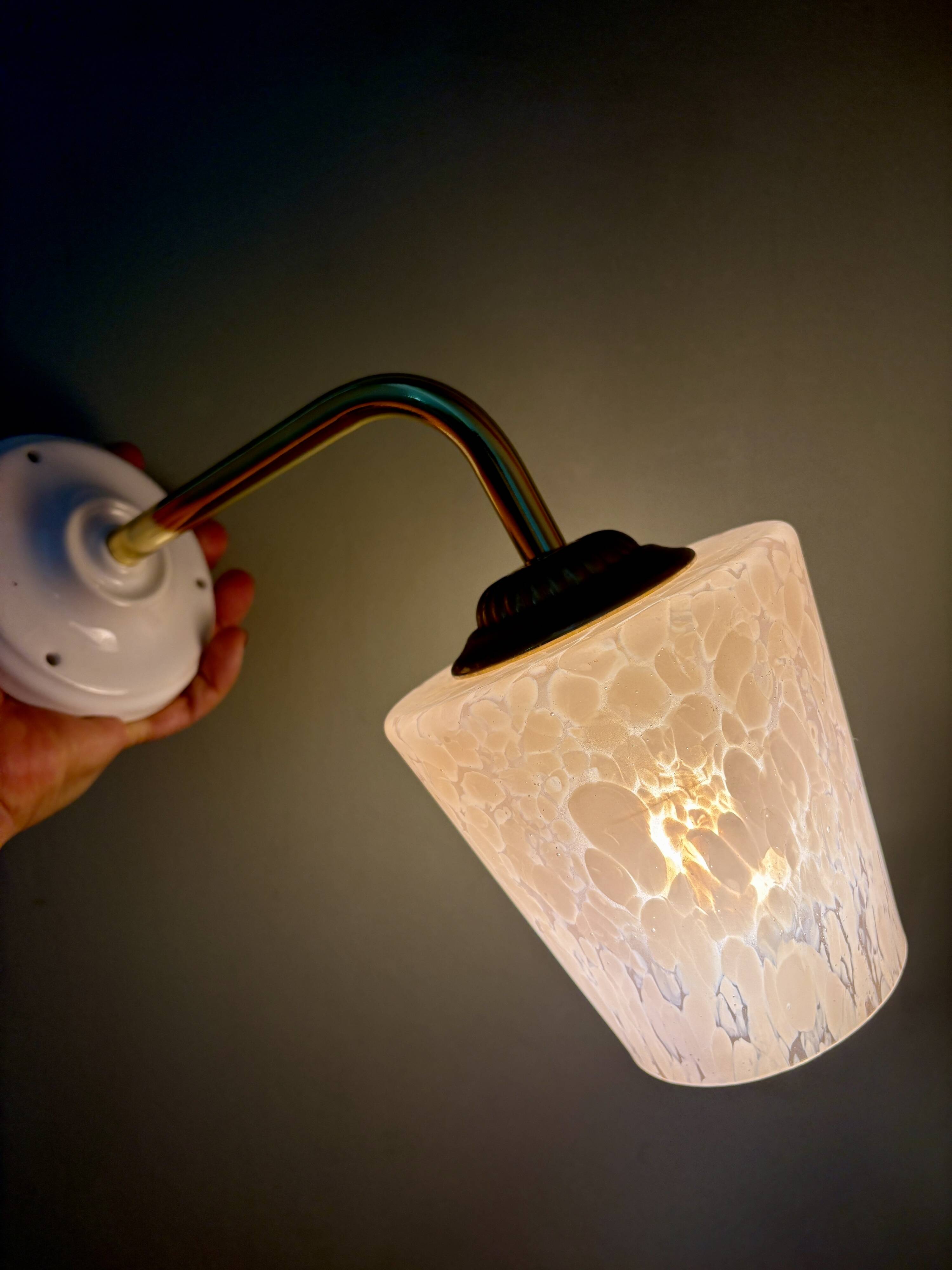 Vintage tulip wall lamp in pink Clichy glass