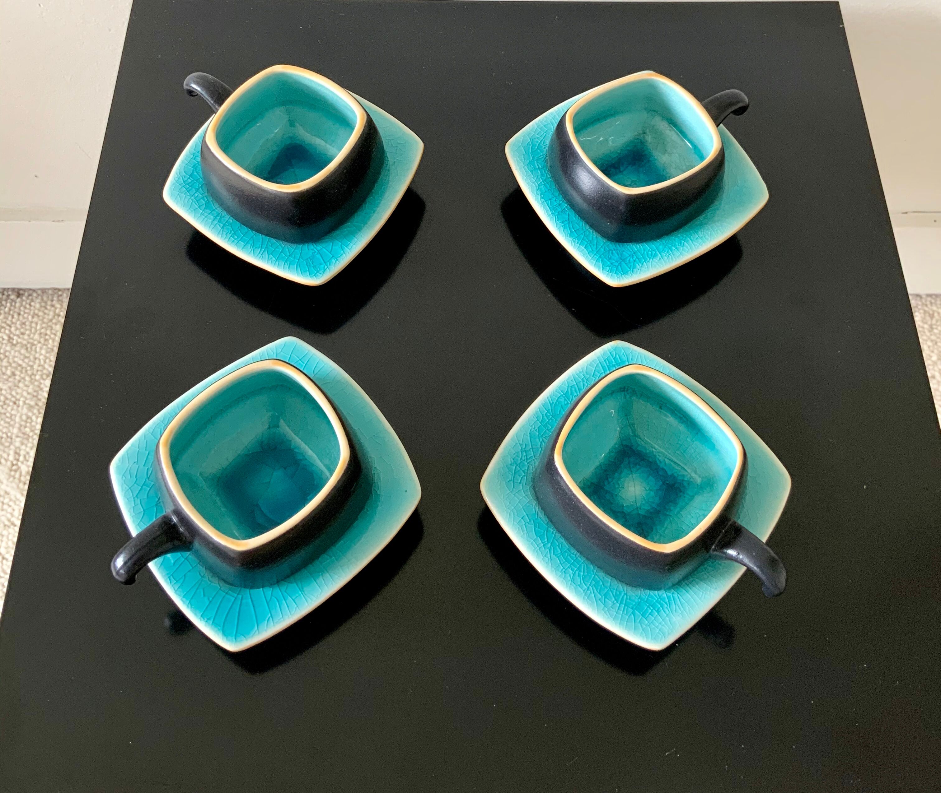 Set of 4 ceramic cups