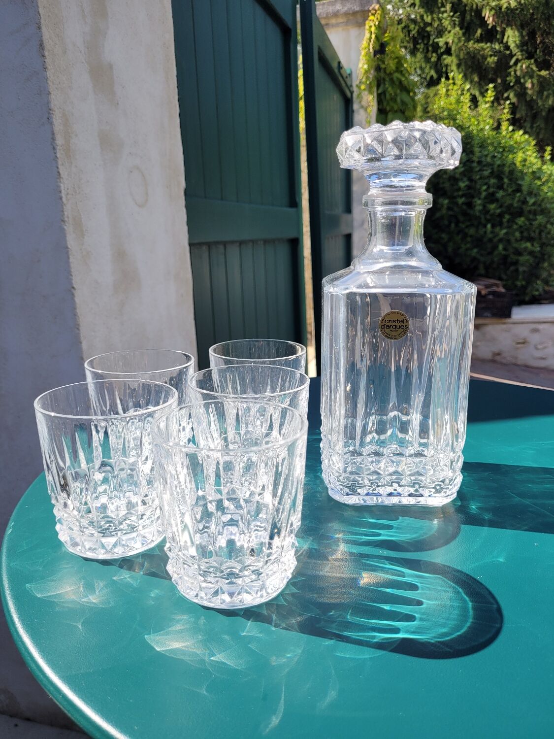 Whisky decanter and 5 crystal glasses