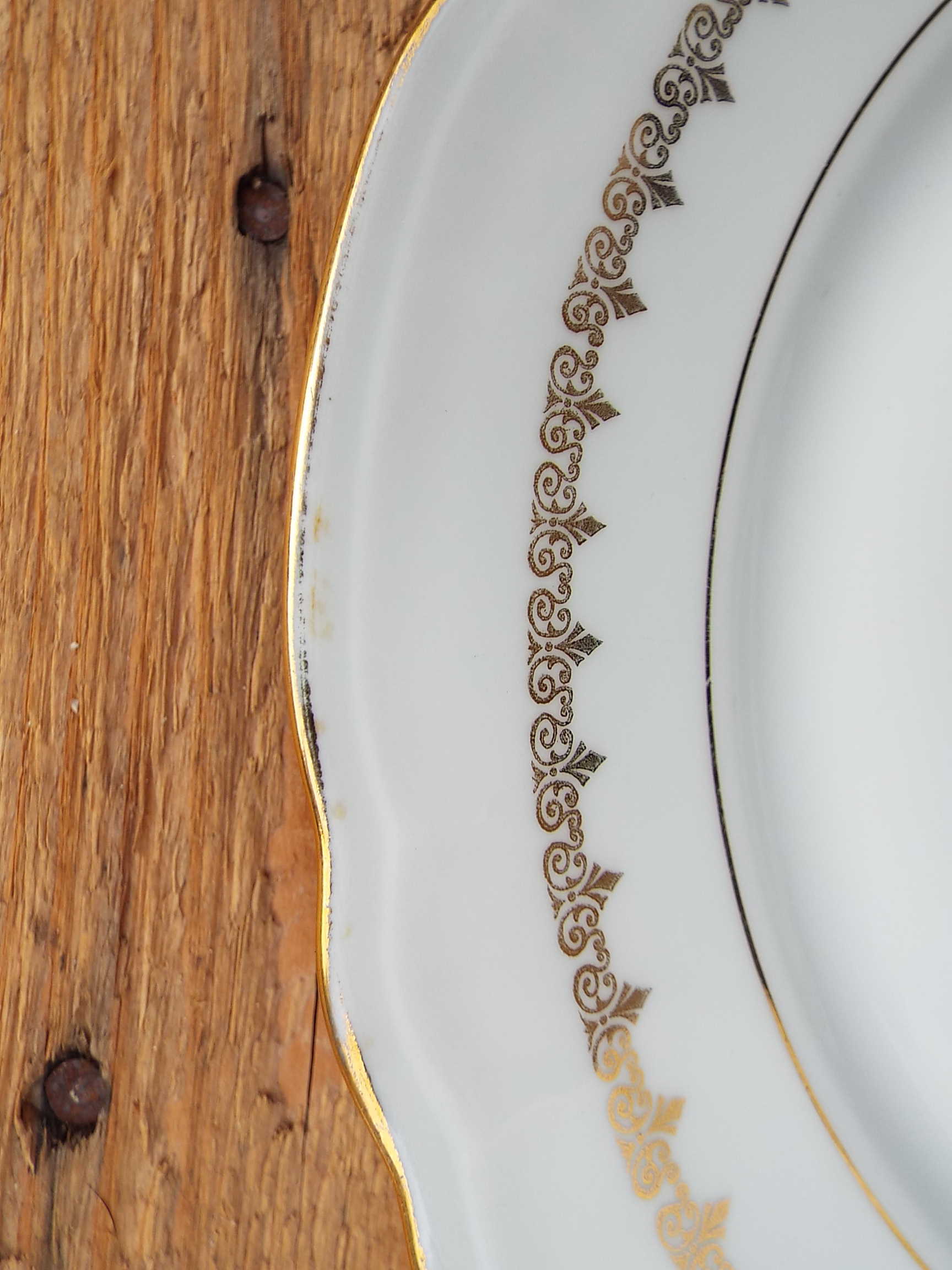 8 flat plates porcelain CNP