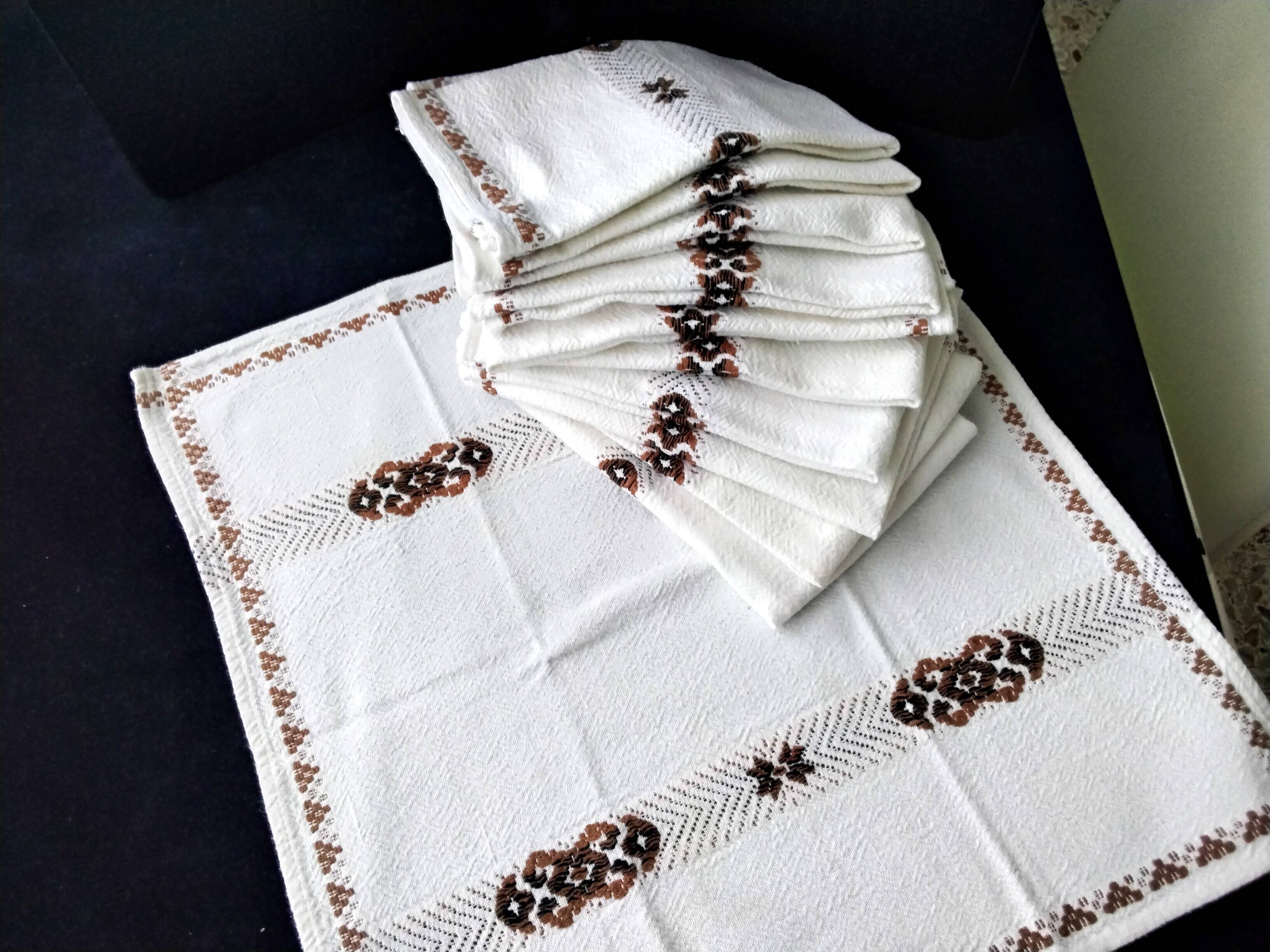 10 Vintage Basque Linen Napkins