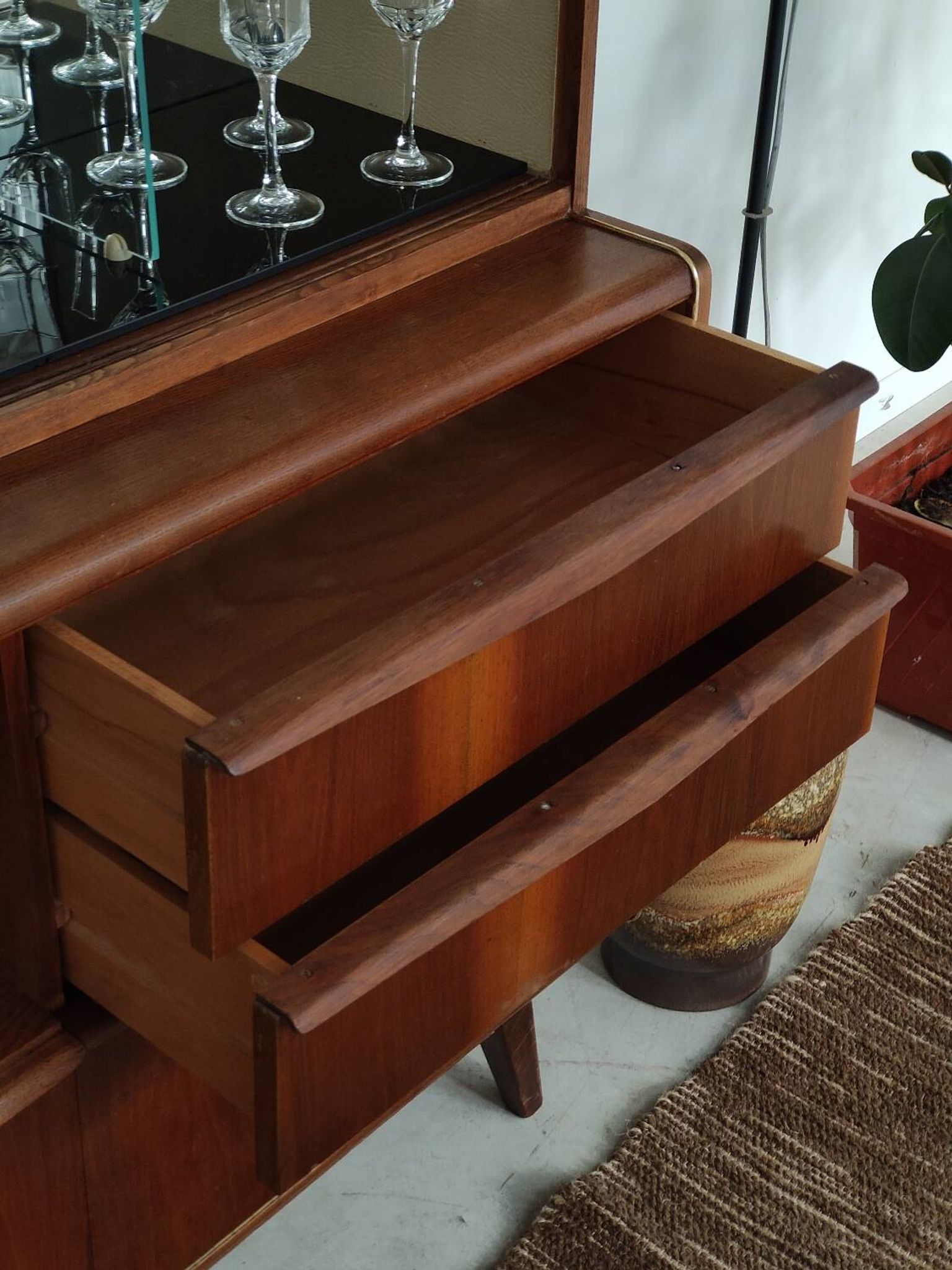 Buffet vaisselier U372/386 B.Landsman et H.Nepozitek pour Jitona 1960