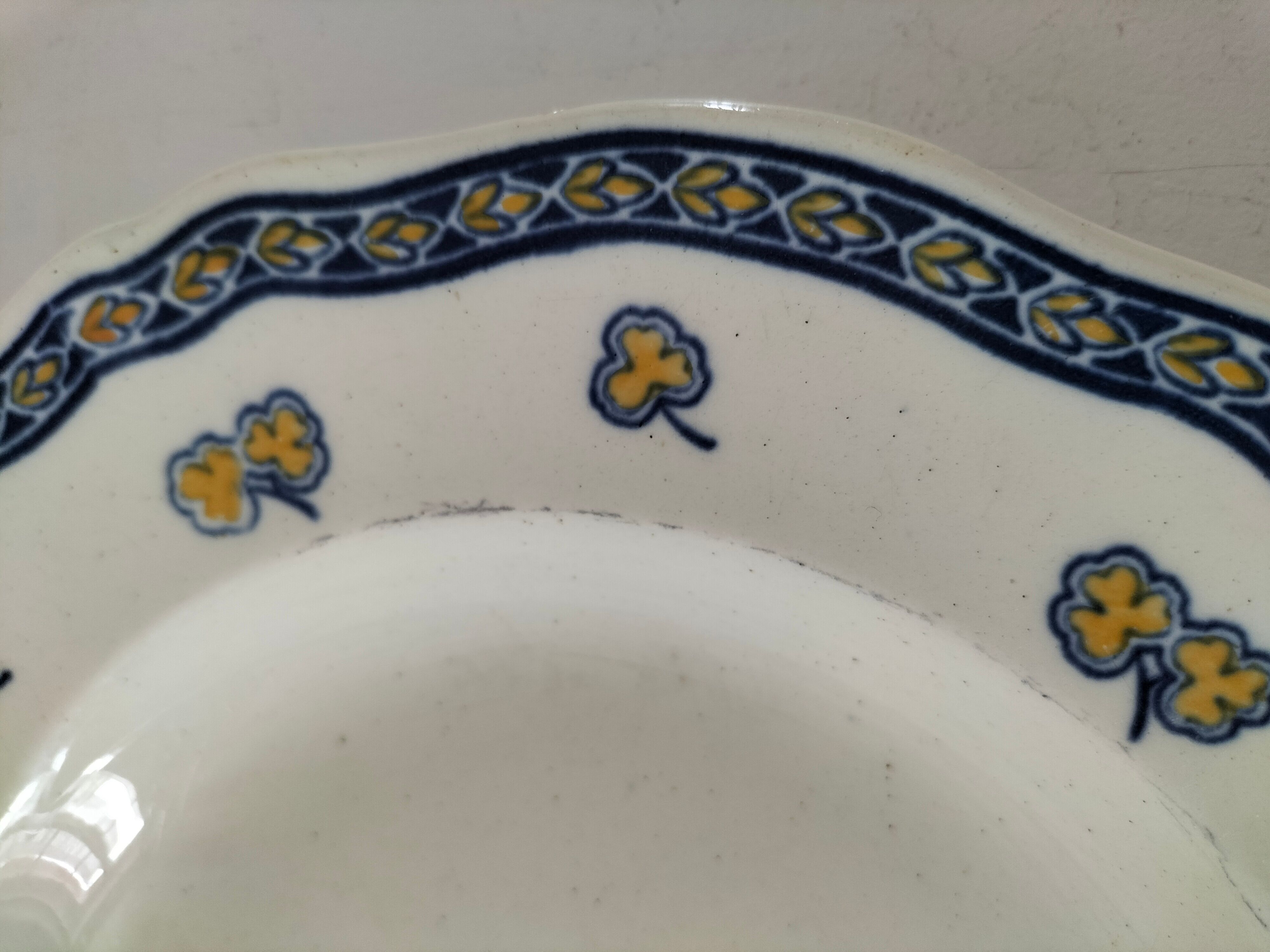 K&G Lunéville "Rouen Clover" plate circa 1880-1900