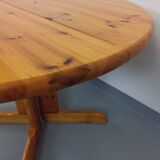 Vintage round pine table from the 60s and 70s with extensions
