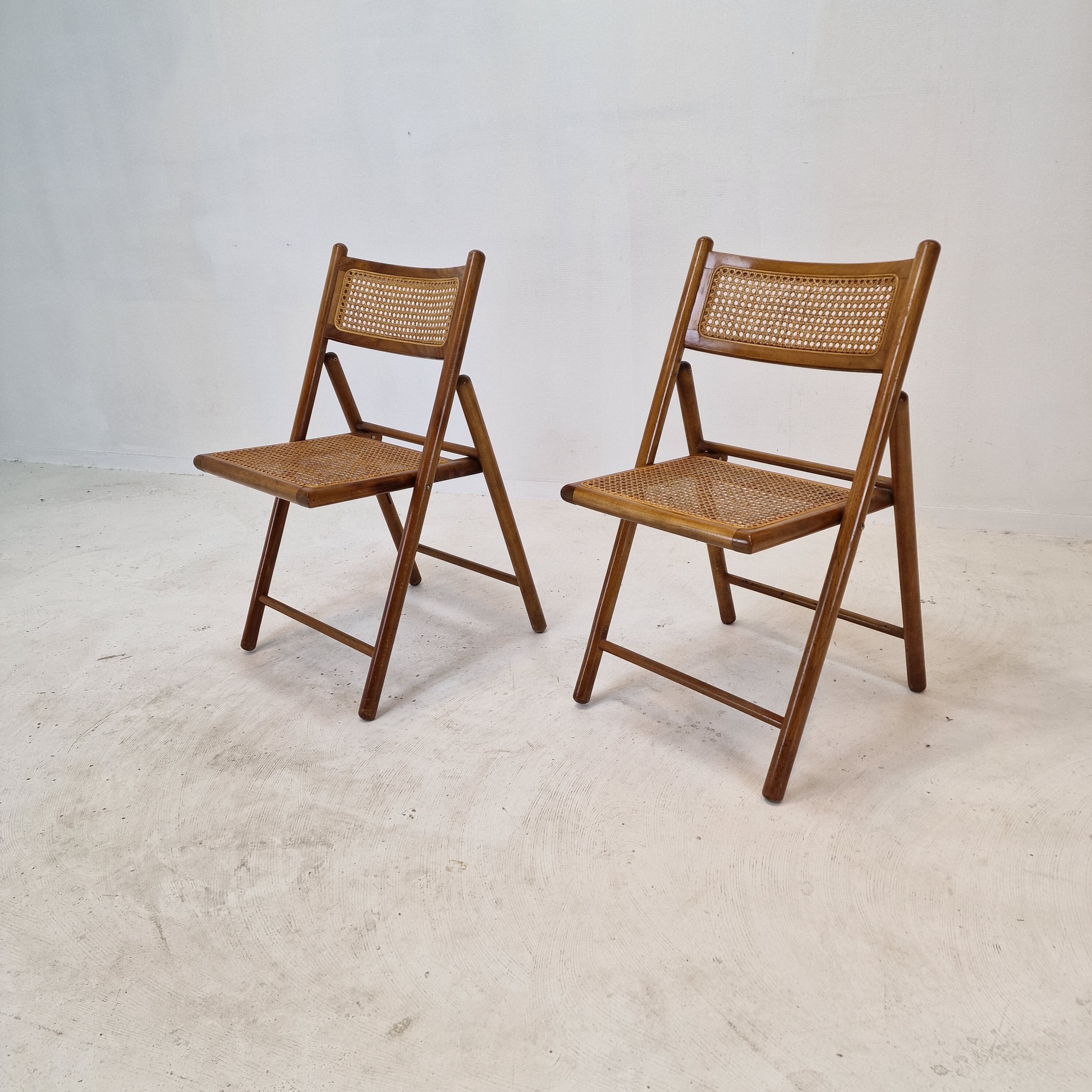 Ensemble de 2 chaises pliantes italiennes en osier, années 1980