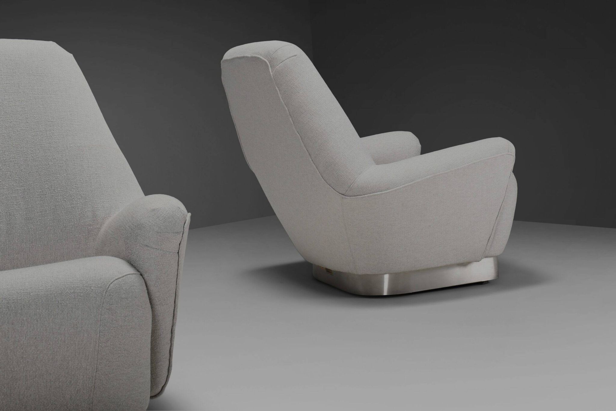 Pair of fabric and stainless steel lounge chairs by Gianni Moscatelli