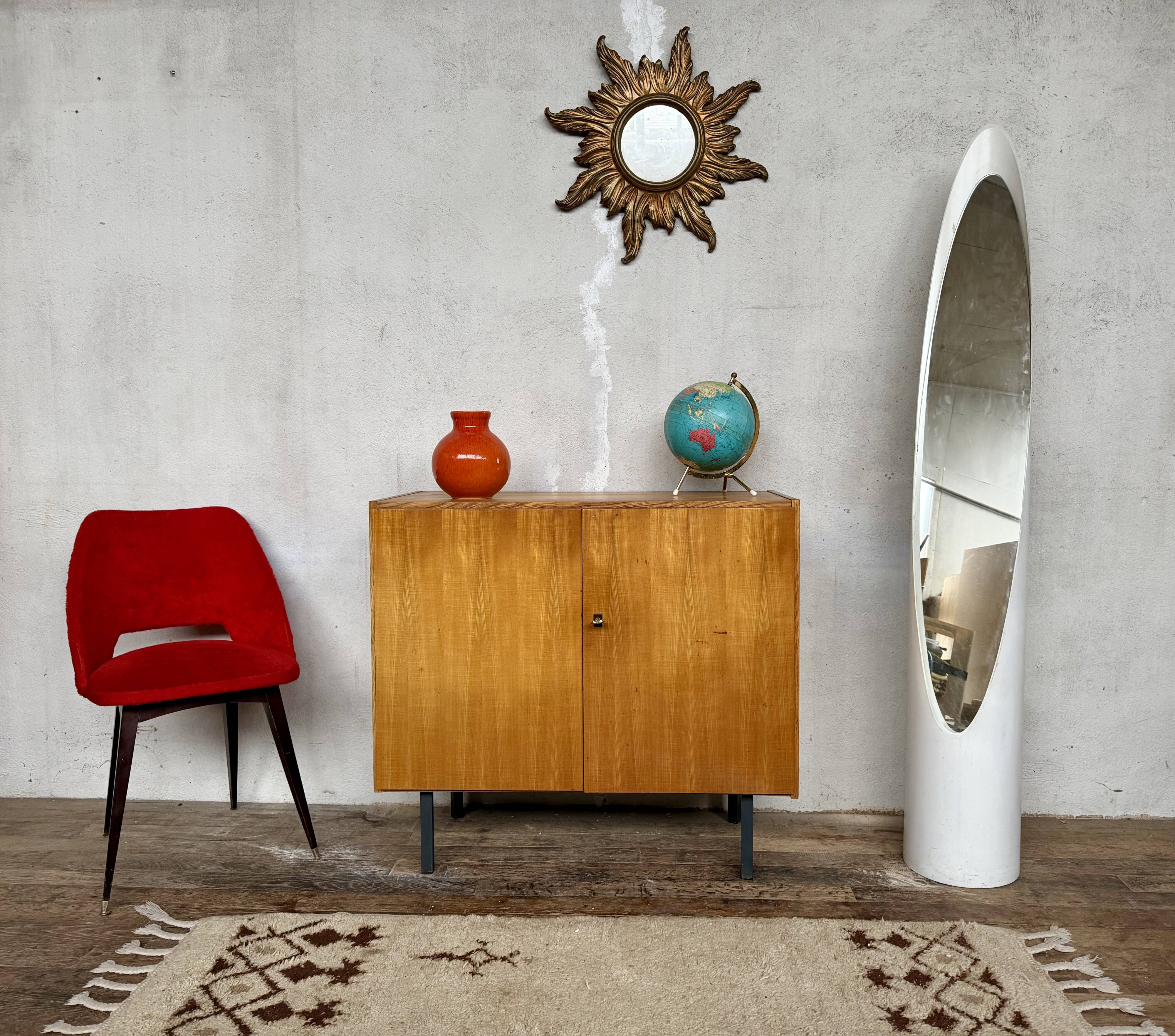 Vintage furniture werhfritz – light wood & black metal legs