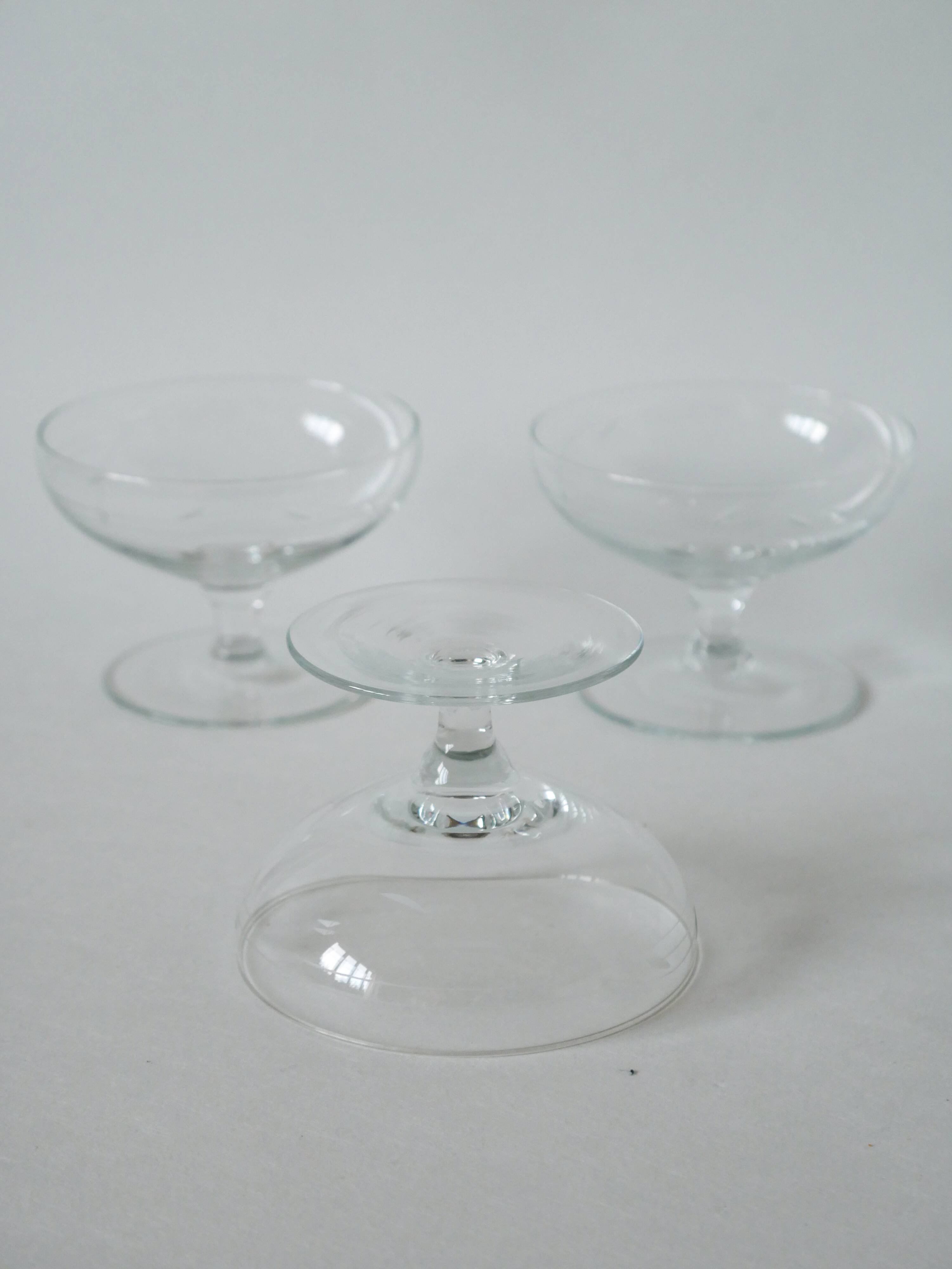 set of 5 engraved crystal champagne glasses 1950 9 x 6.5 cm