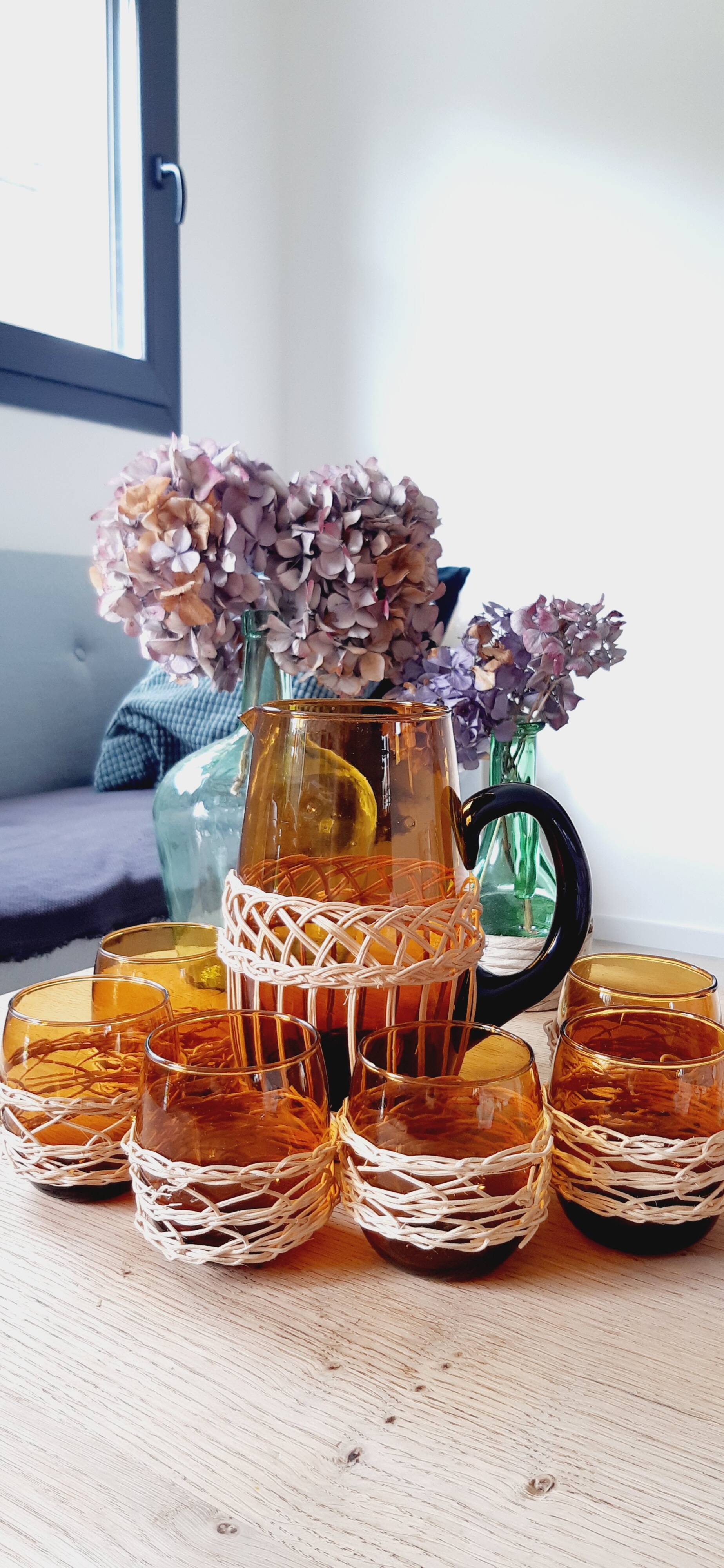 Carafe and 6 vintage tumbler glasses