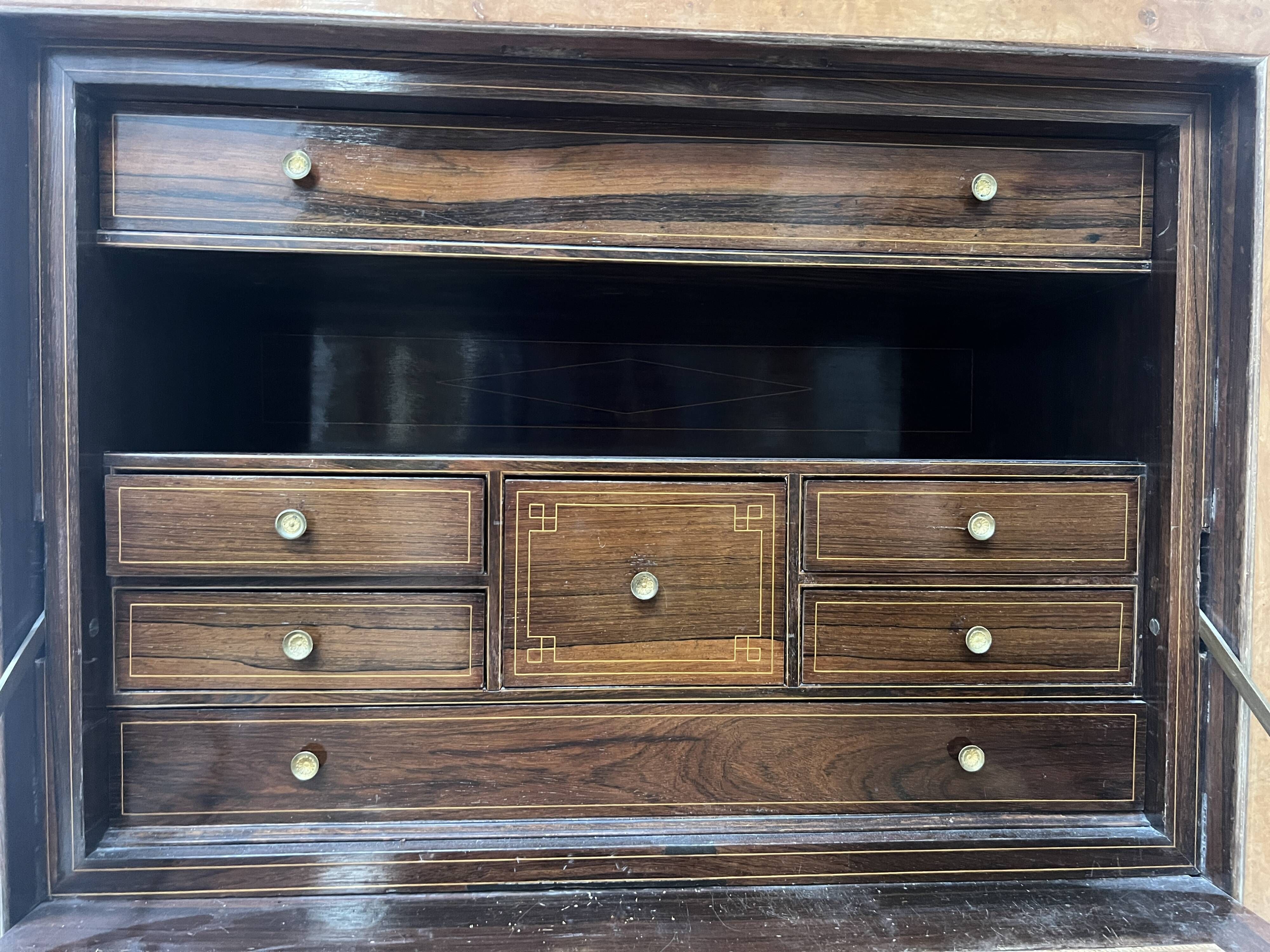 Louis Philippe secretary in light walnut briar, 19th century.