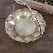 Panier festonné en laiton cuivré