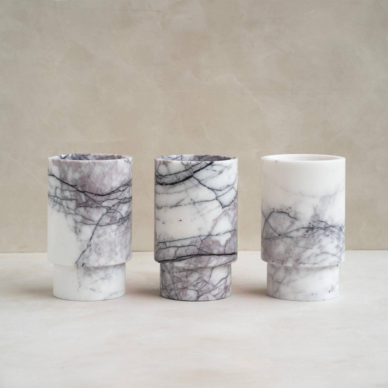 Vase marbre blanc lilas
