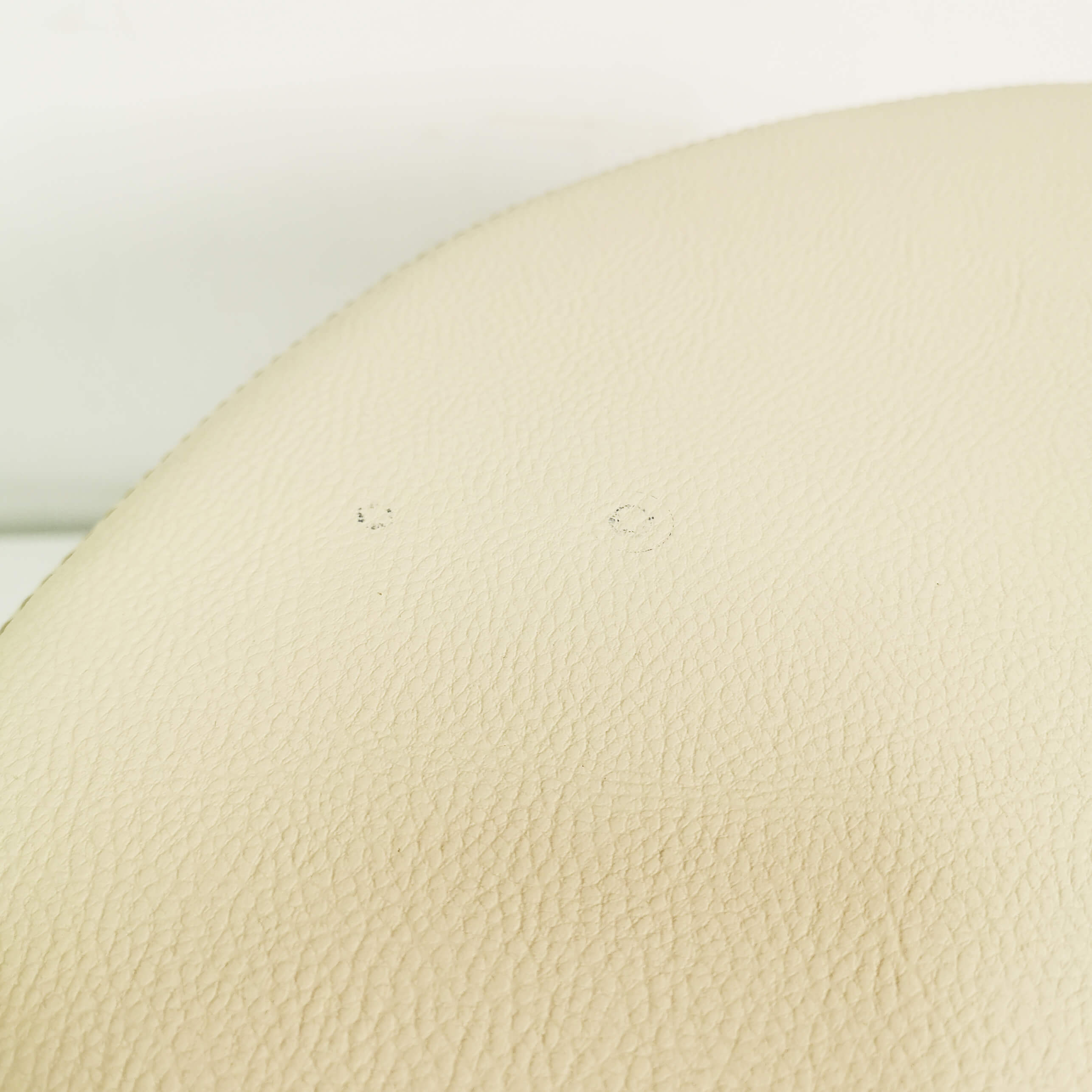 Snap pouffe, Advice, Italy, 2015.