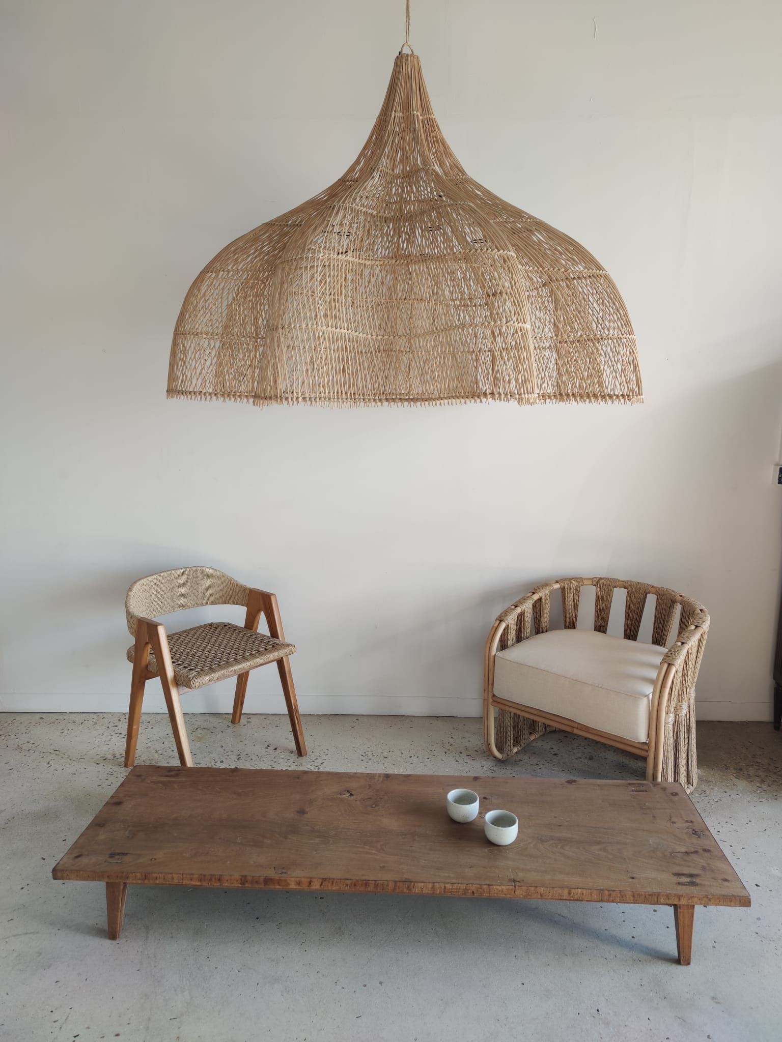 Huge rattan suspension in the shape of a corolla H:1m; D: 1m50