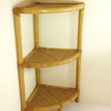 Corner shelf in rattan