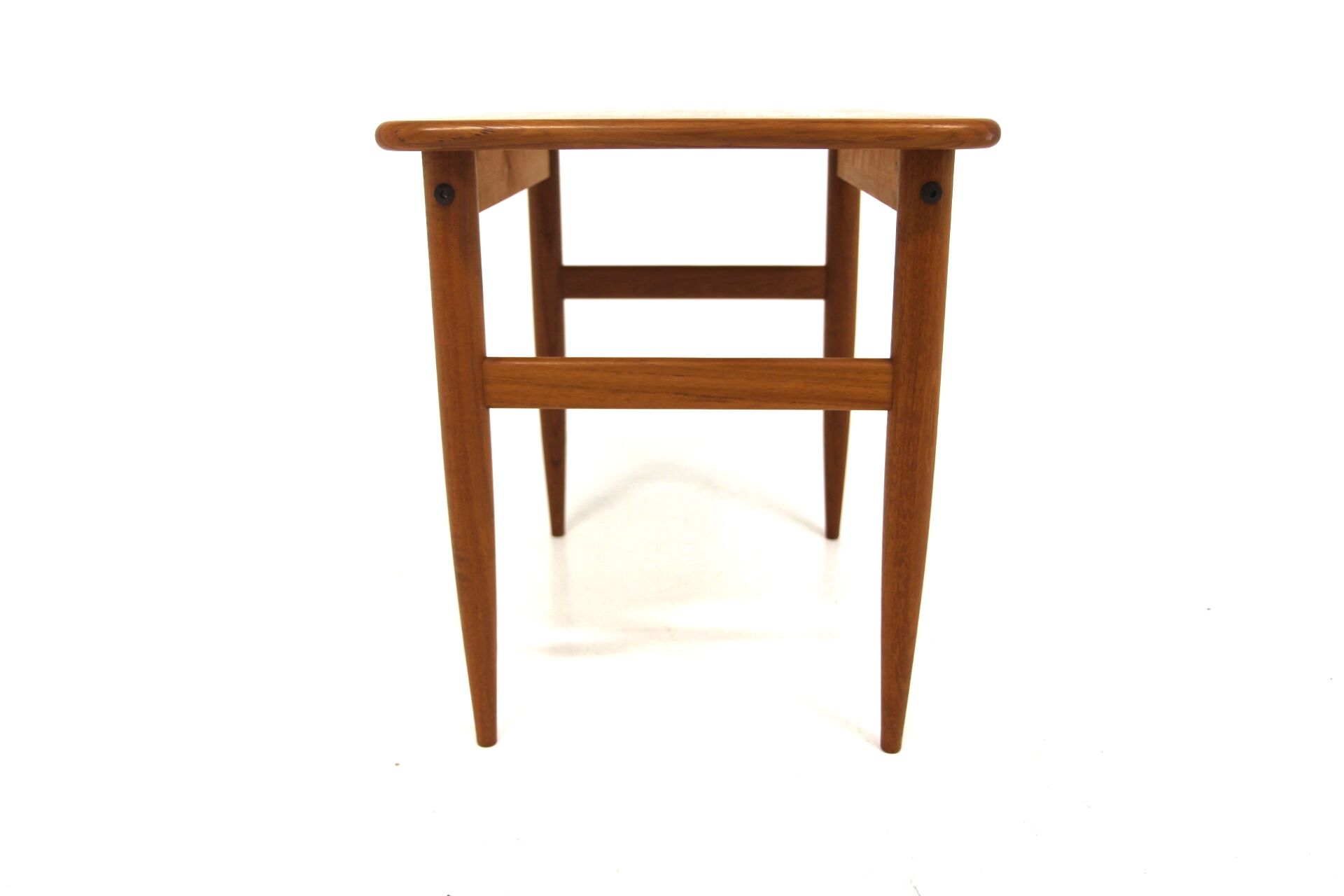 Table d'appoint scandinave en teck, HMB, Suède, 1950