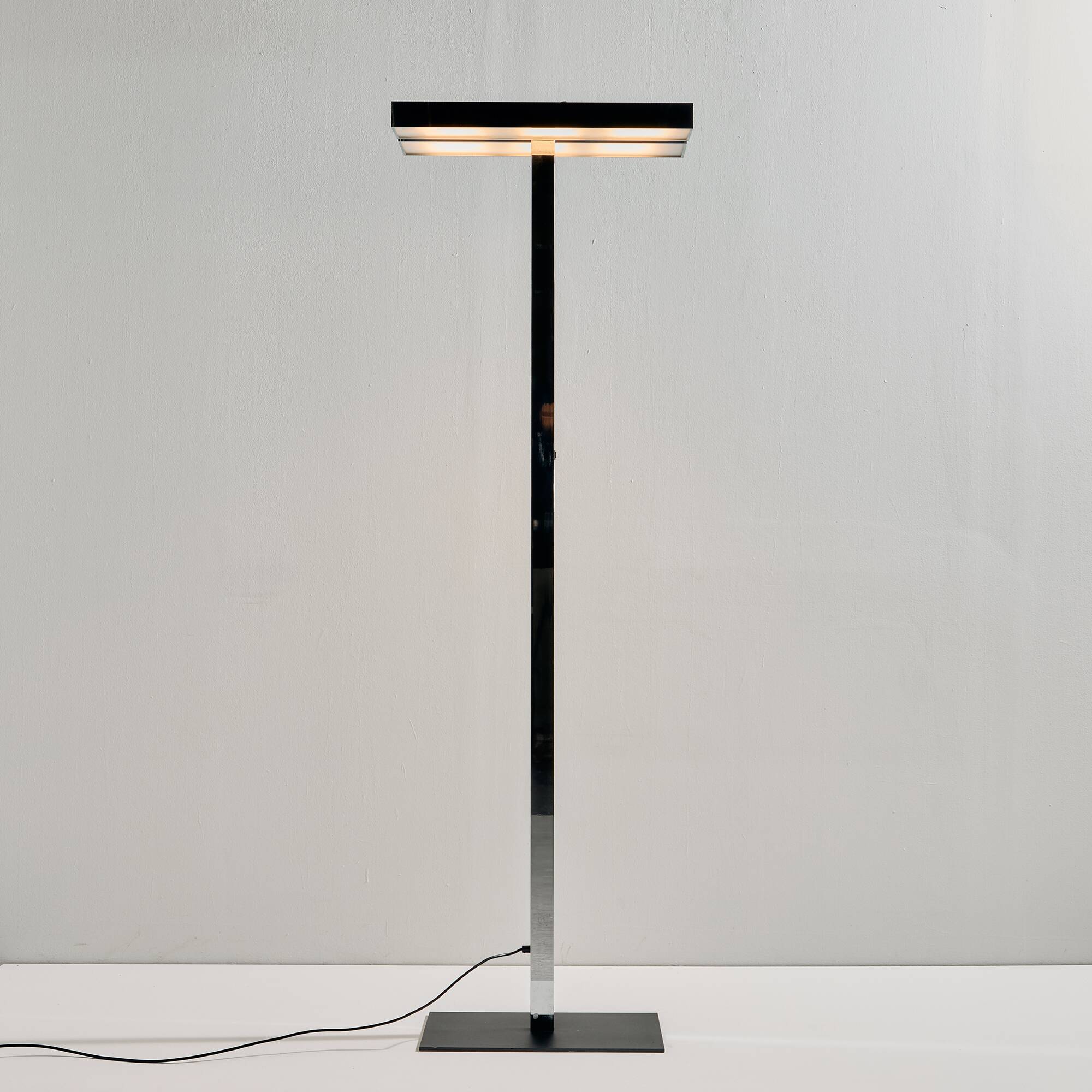 Cubic-S floor lamp by Lightnet