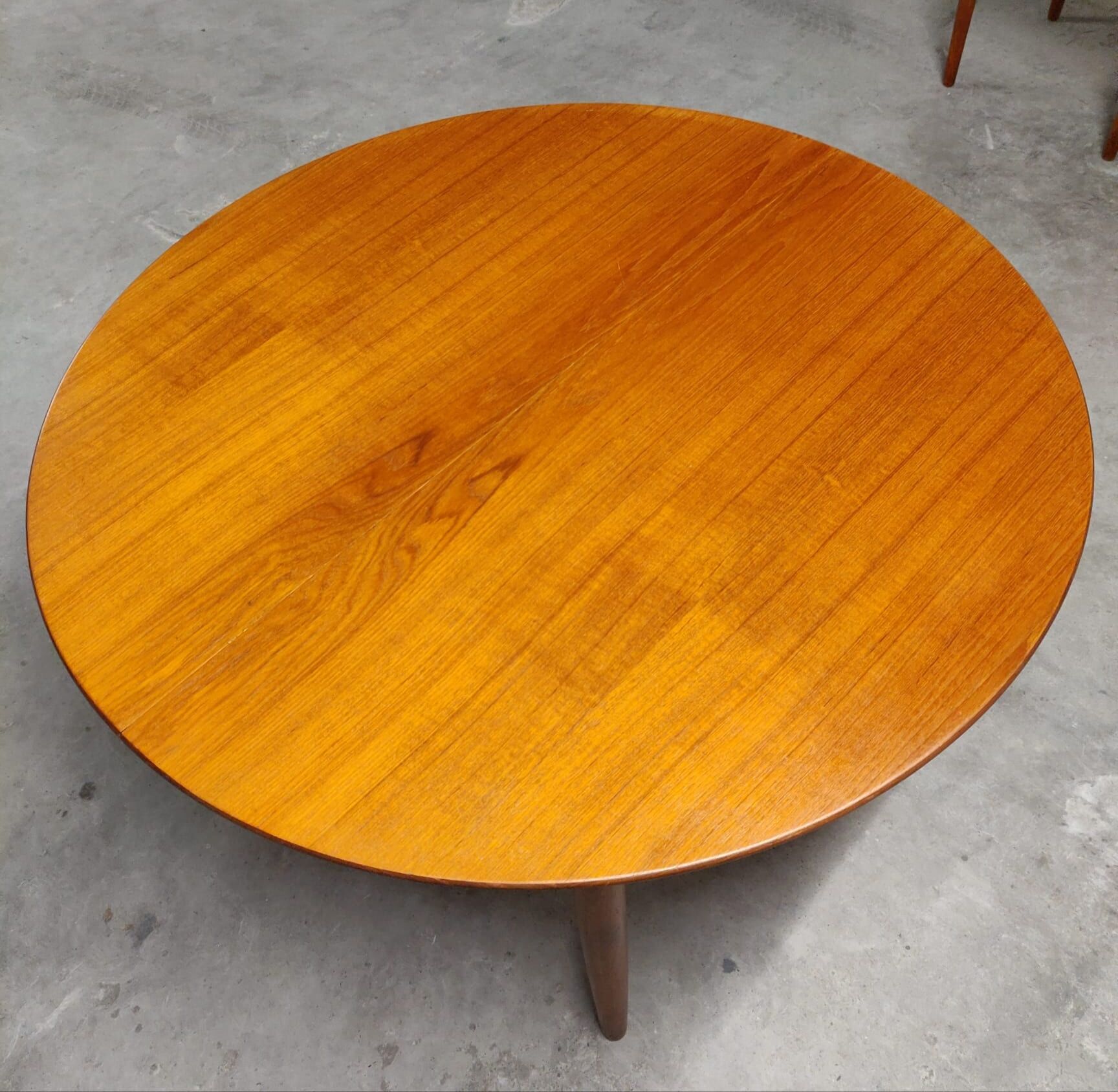 Vintage table with Girsberger teak extension