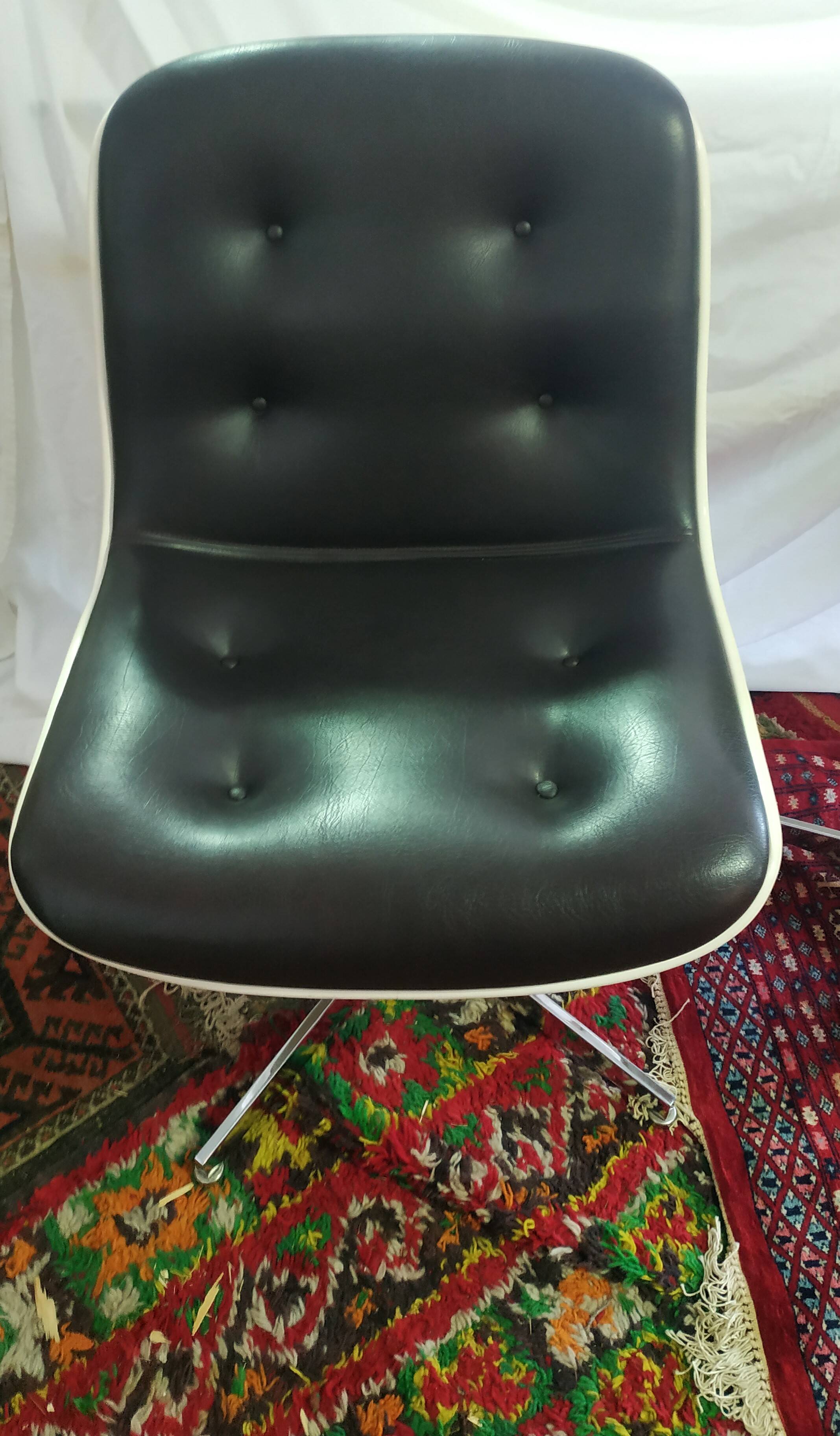 Steelcase Strafor ARMCHAIRS