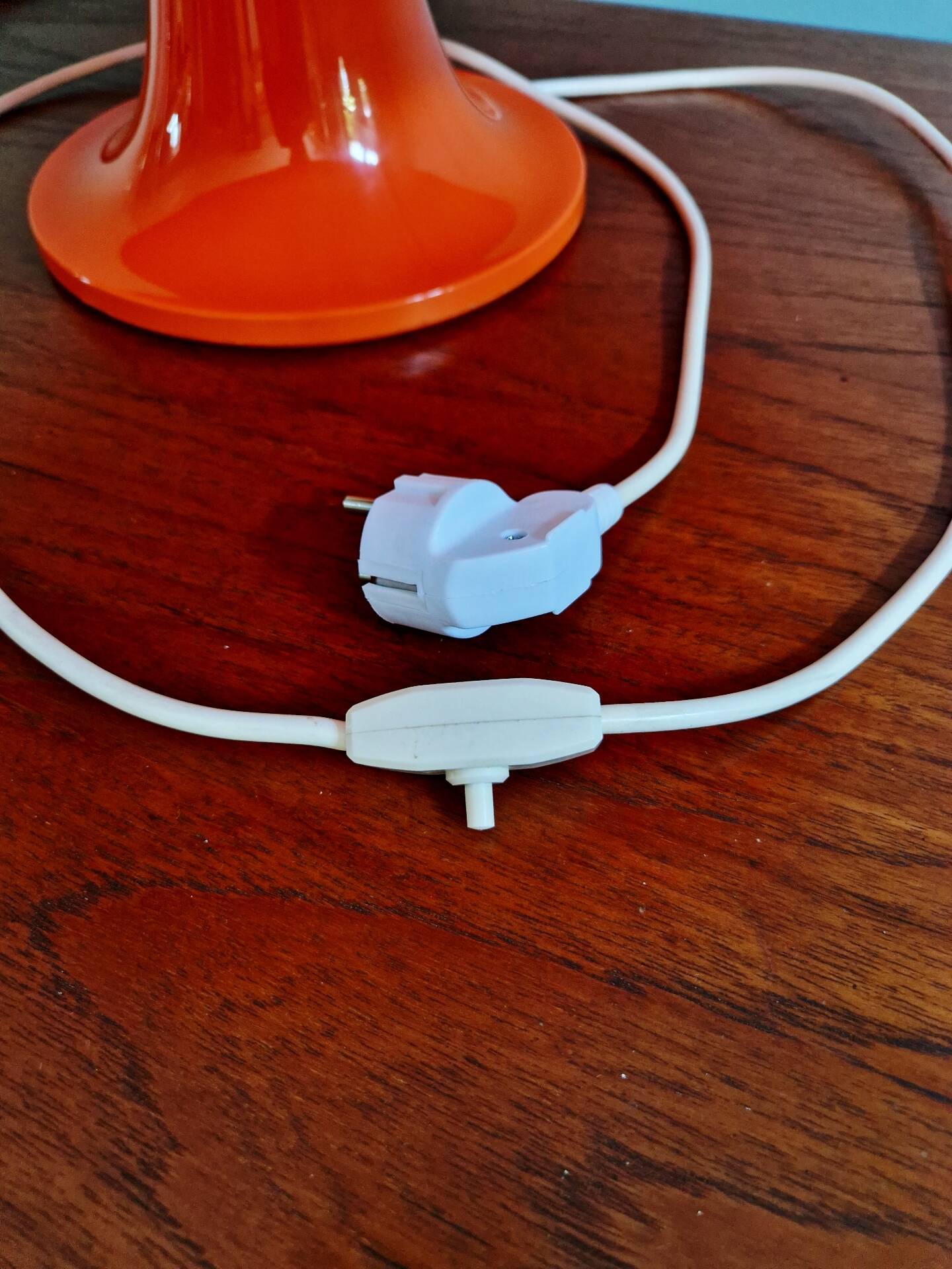 Lampe Nesso, fibre de verre orange, Giancarlo Mattioli, Artemide,1960