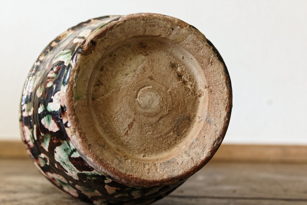 Gourd vase in high relief