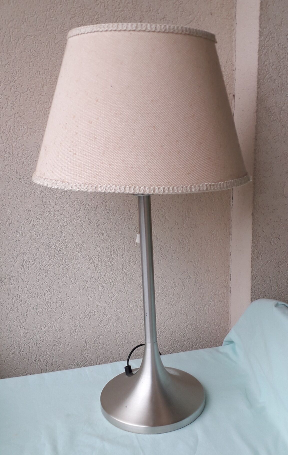 1970s tulip base lamp