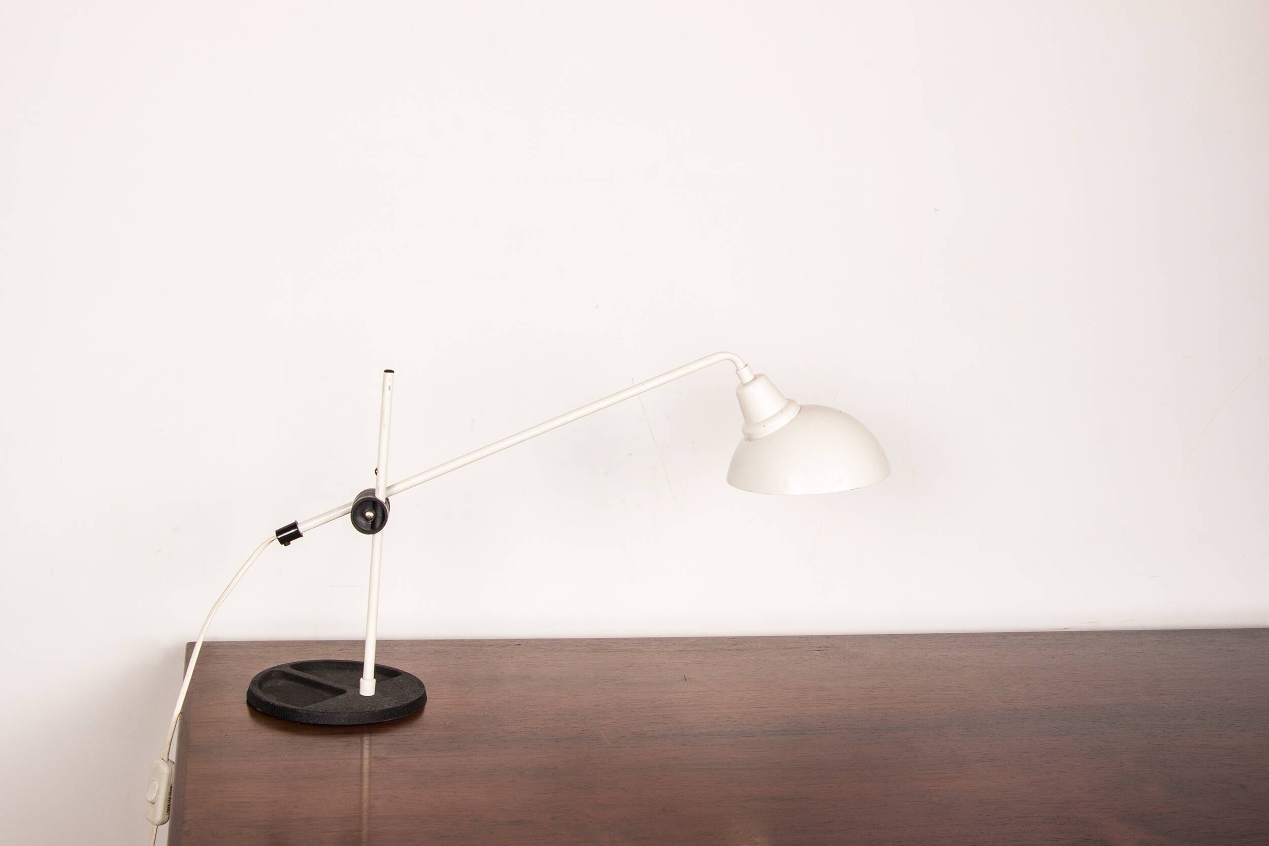 Tilting desk lamp in white metal 1960.