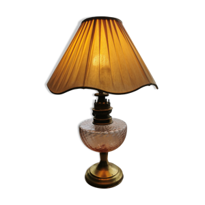 lampe à poser ancienne lampe à pétrole