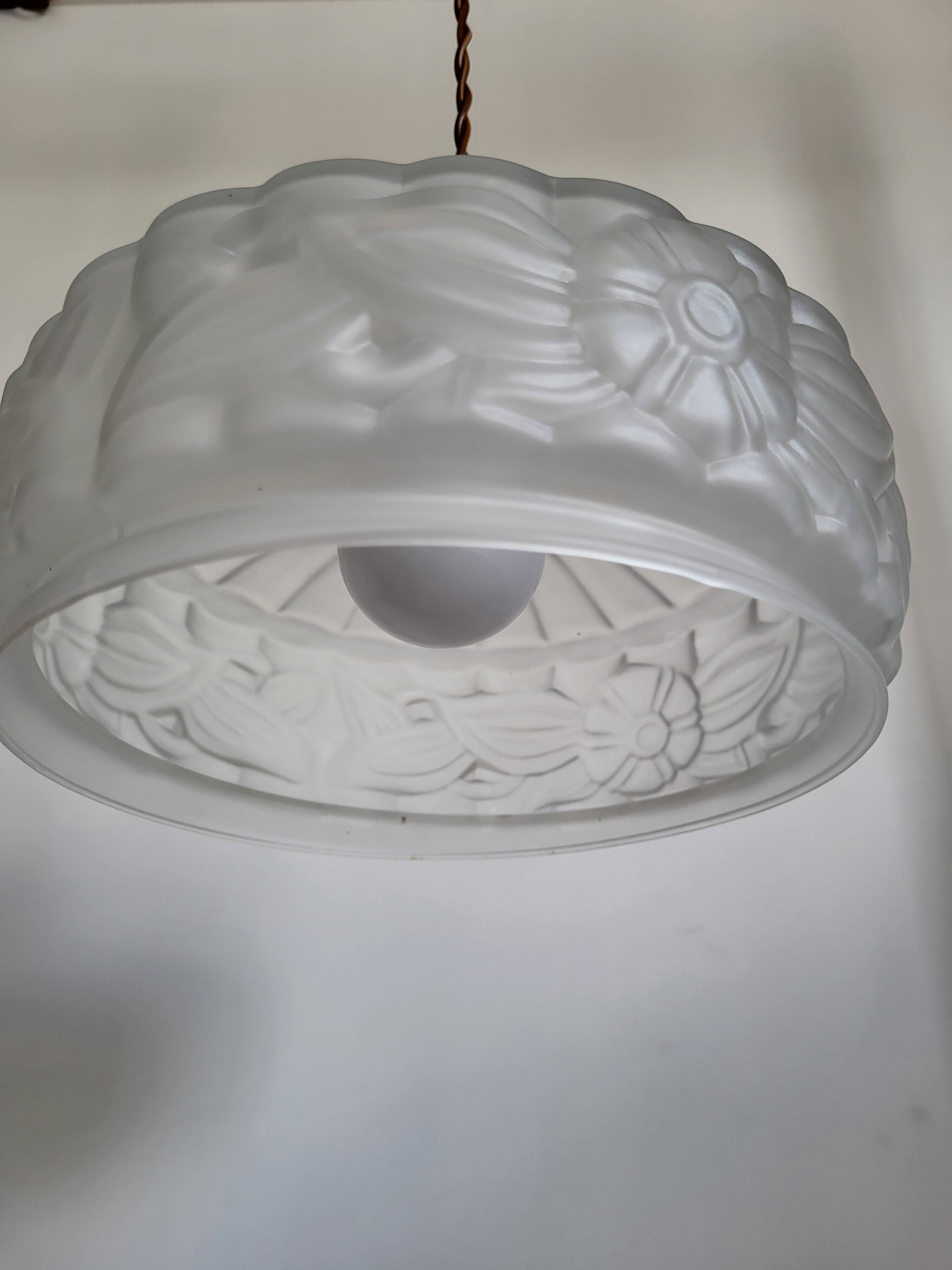 Lampe de plafond Art nouveau en persglas forgé avec décor floral, Frankrijk