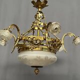 Lustre de style Louis XVI.