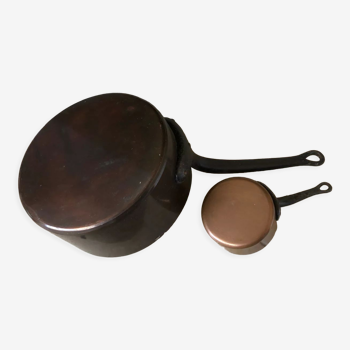 Set of 2 red copper pans