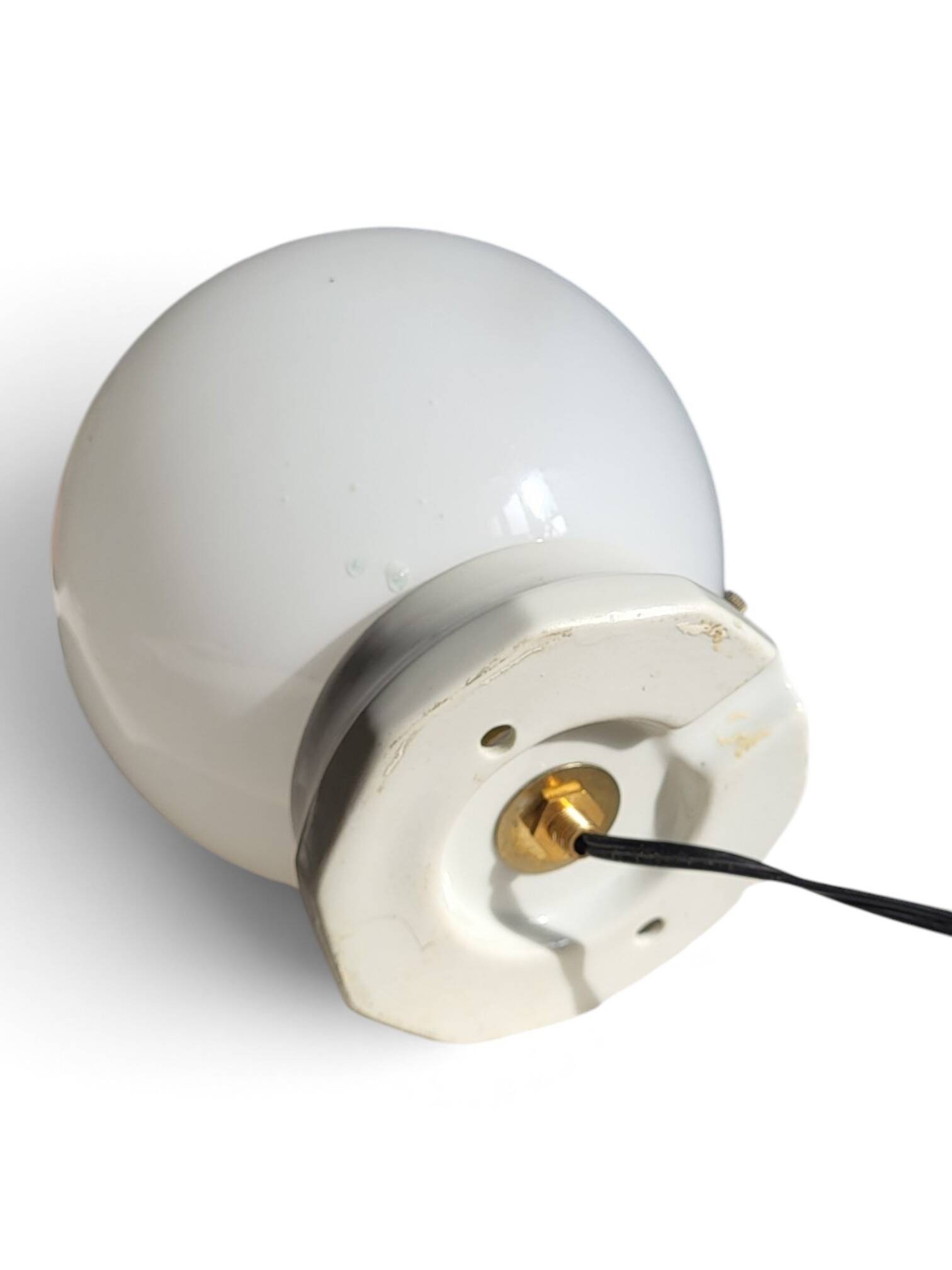 Plafonnier boule en opaline, Art Déco/industriel — années 1930-1950