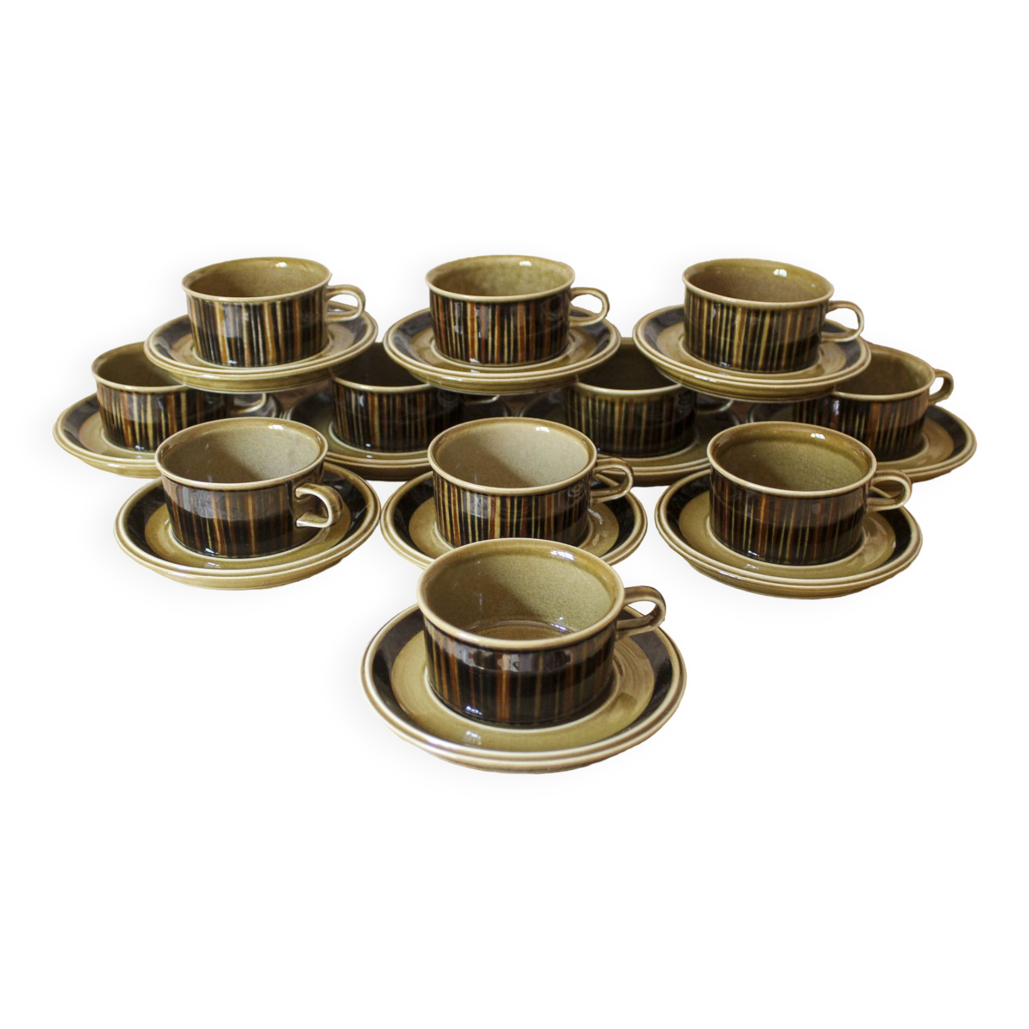 11 tasses et soucoupes série Kosmos Arabia Finlande