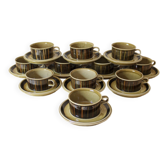 11 cups and saucers Kosmos Arabia Finland series