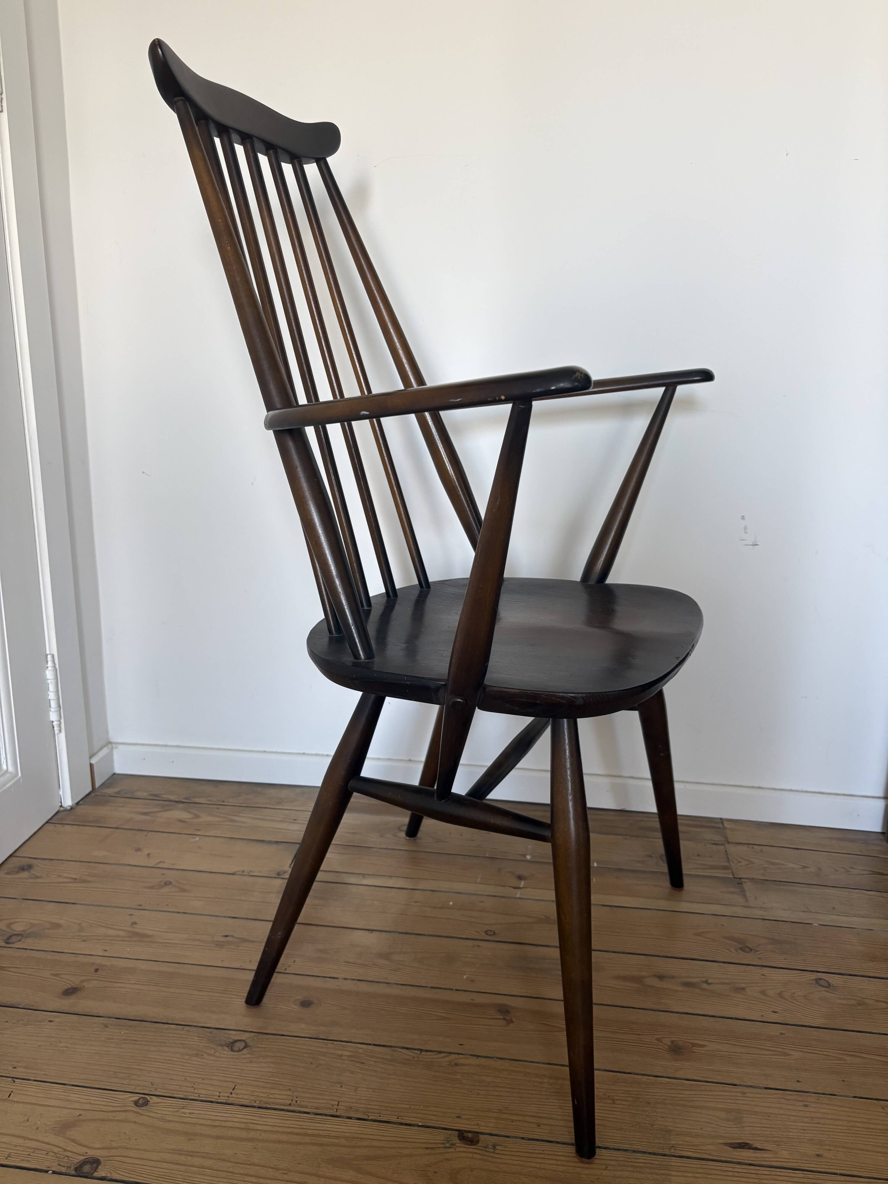 Lot of 2 Ercol armchairs