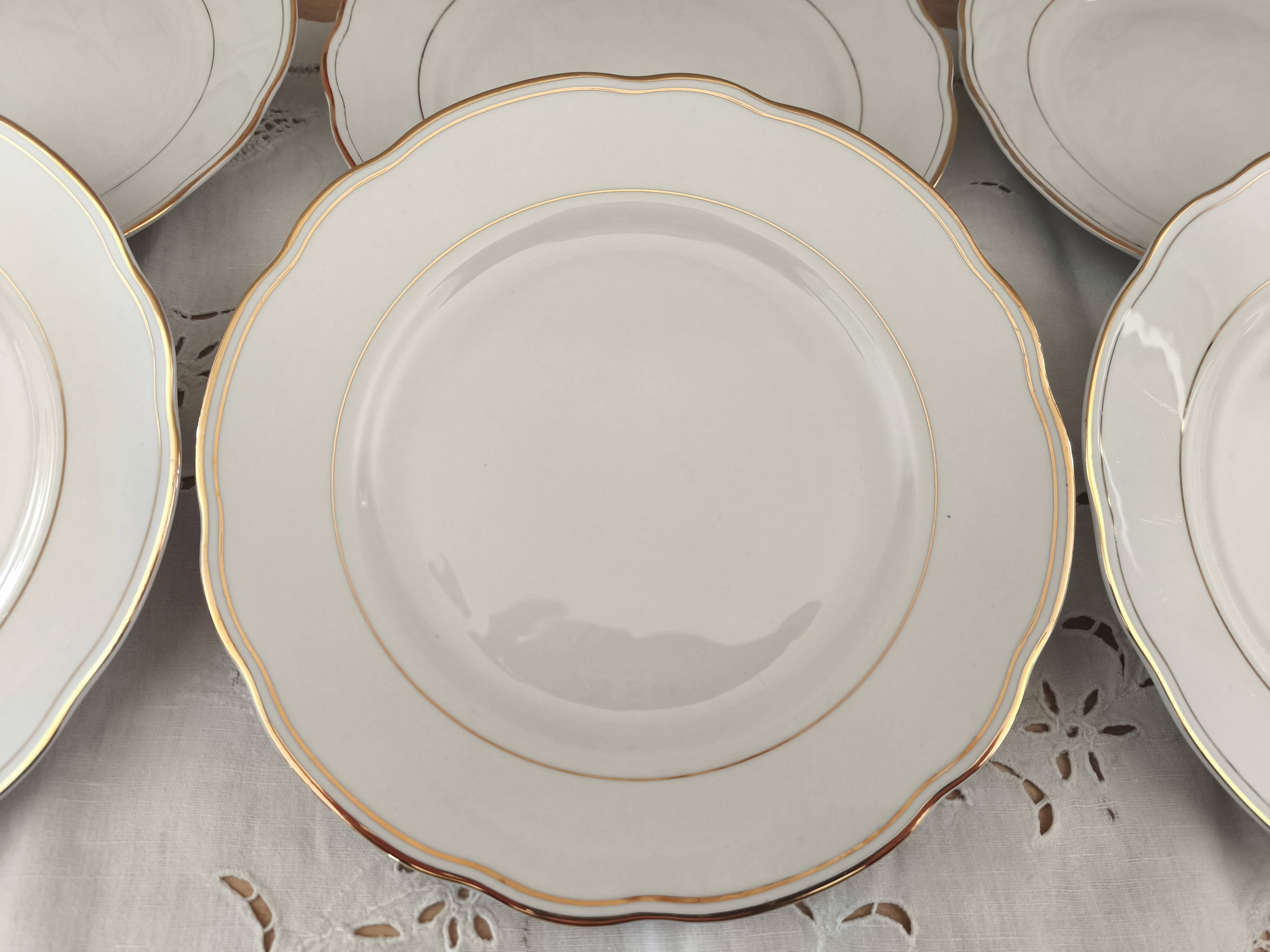 Set of 6 small white porcelain dinner plates with gold trim