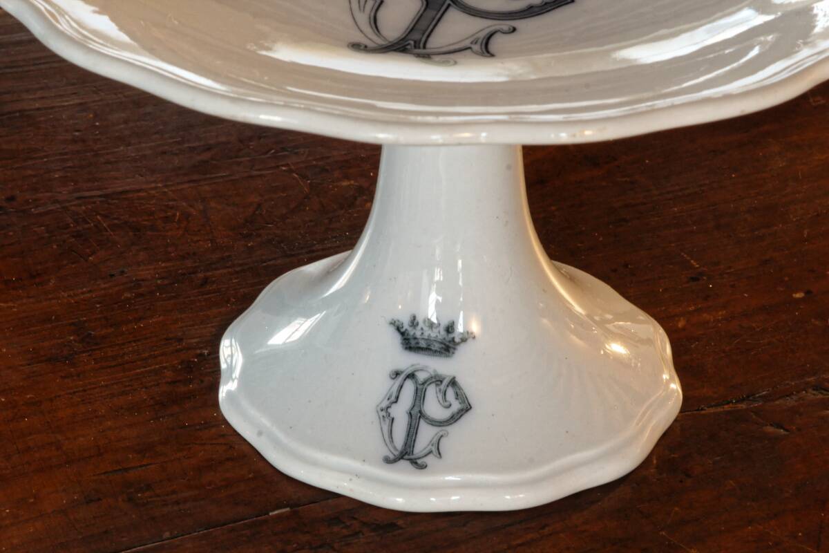 English earthenware service, CP monogram, ducal crown, 109 pieces