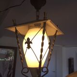 Lanterne en fer forgé opaline et laiton