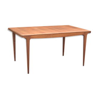 Extended dining table by Younger * 146 cm