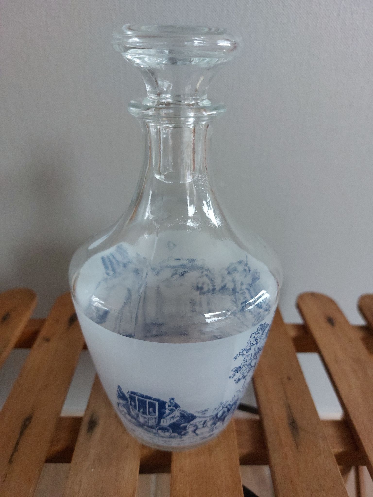Carafe ancienne avec bouchon en verre