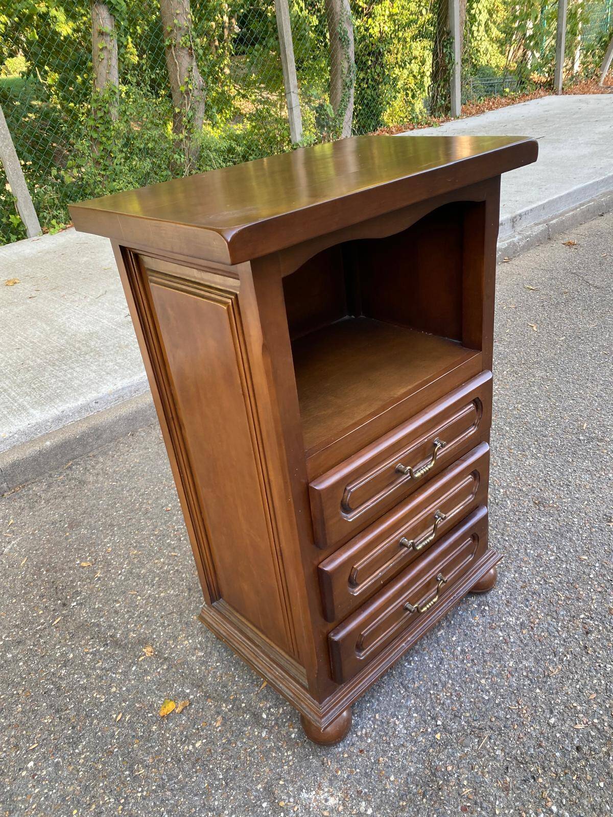 Side table with 3 drawers in solid wood, tall bedside table.
