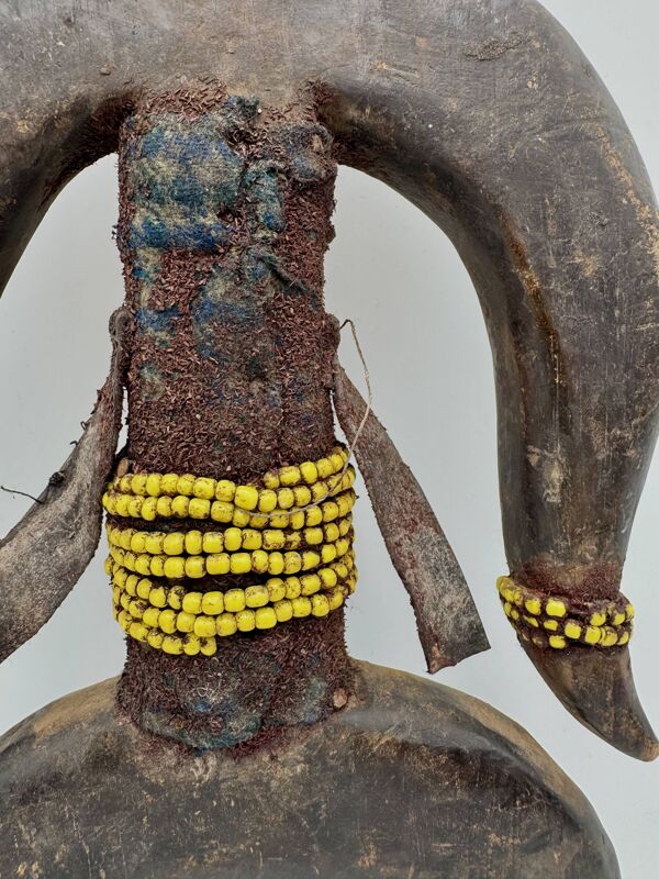 Poupée Namji ancienne – Art tribal africain – Statuette rituelle, Cameroun