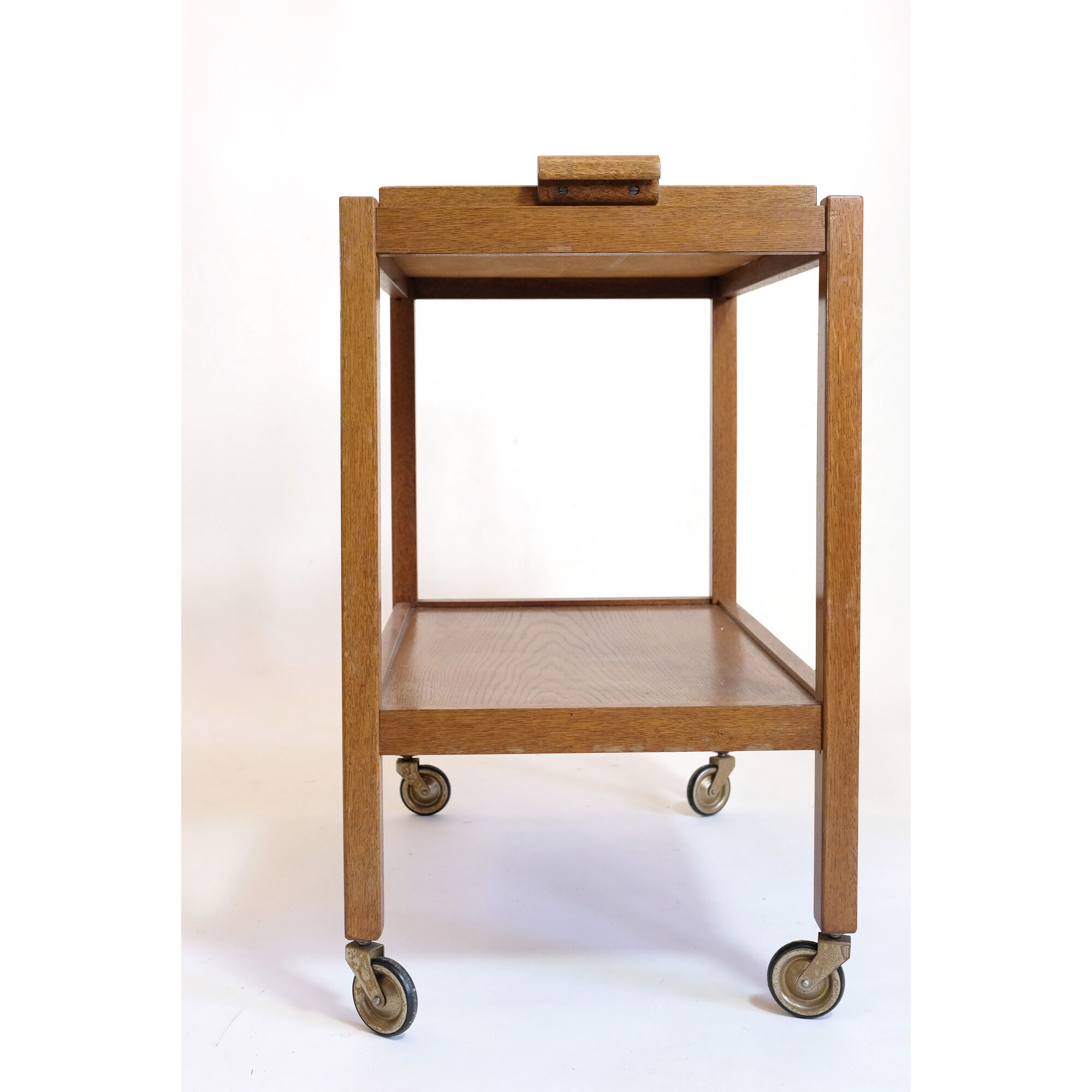 Light wood service and removable top from the 60s and 70s.