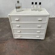 Commode en rotin blanc