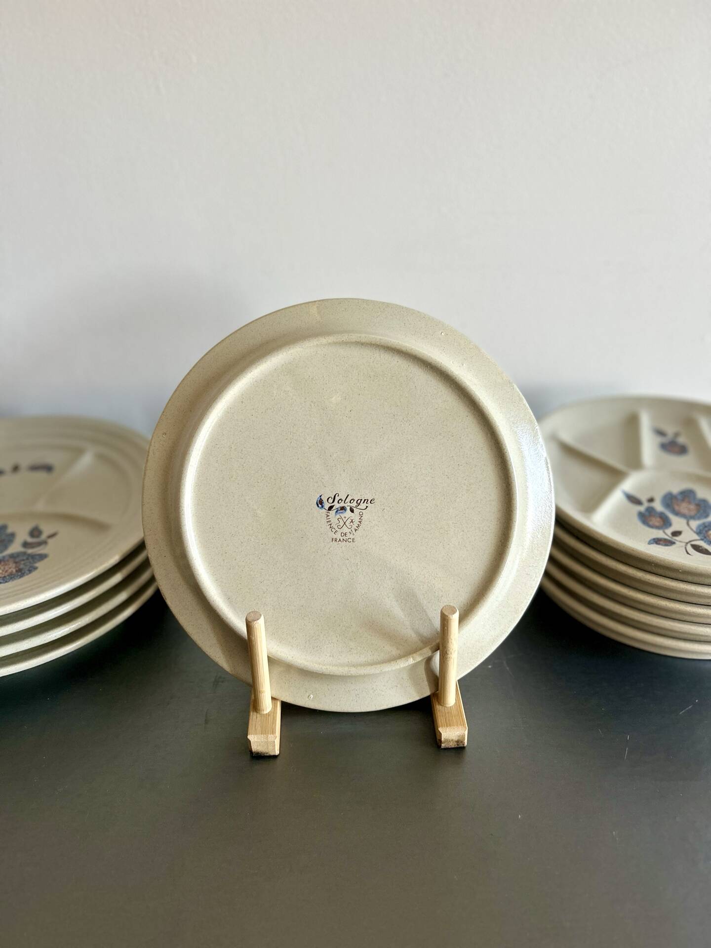 Service de 10 assiettes en céramique de Saint-Amand