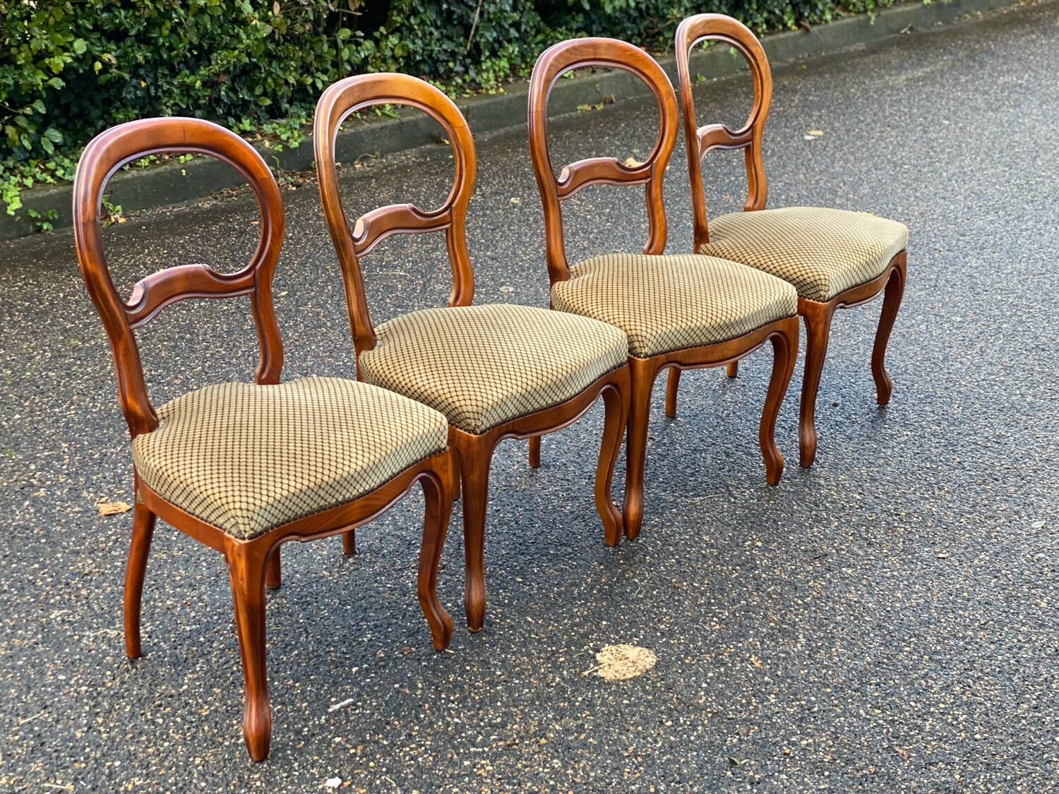 4 chaises louis Philippe bois massif et daim beige