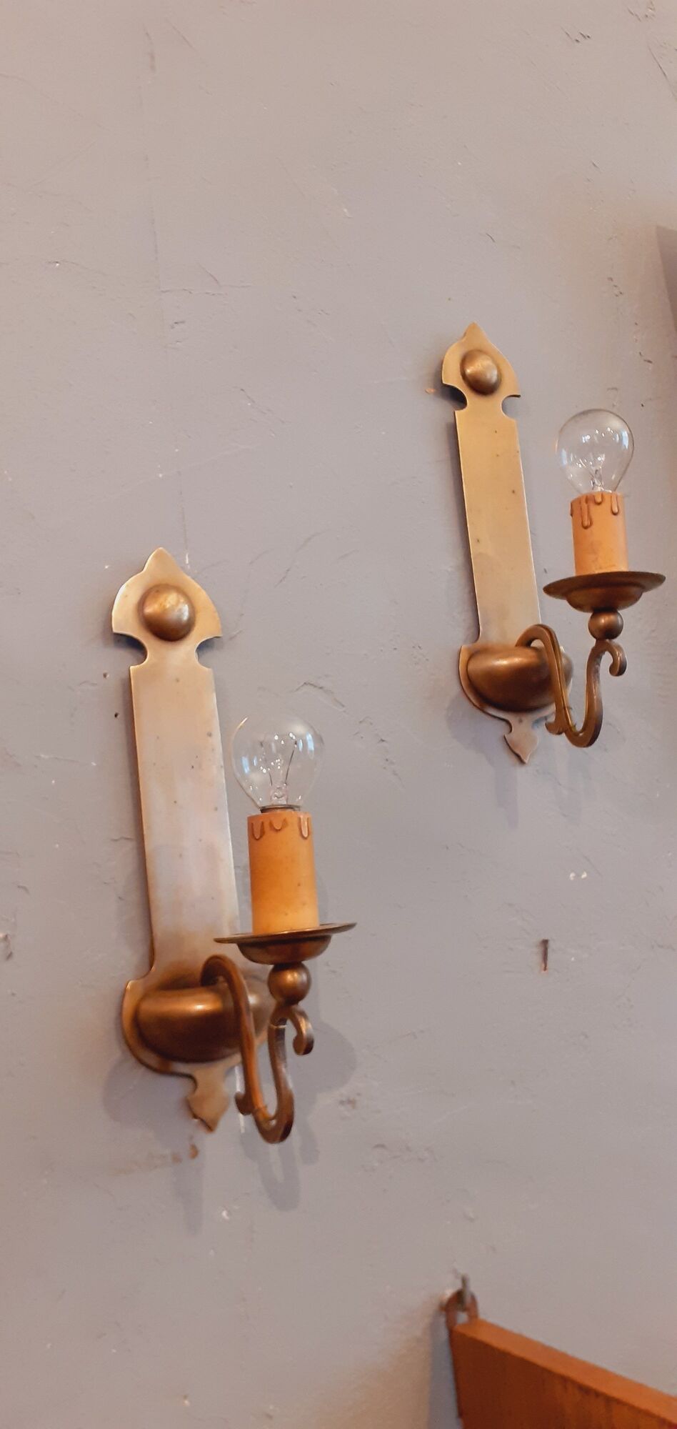 Paire d'appliques vintage en bronze années 40 style néo-classique